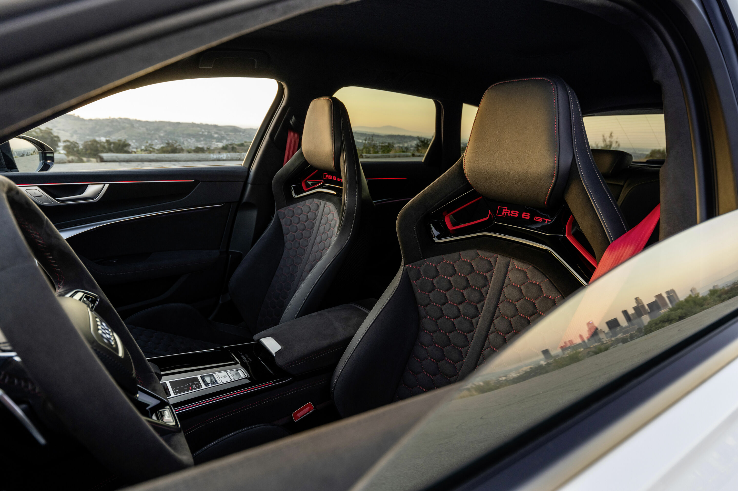 Audi RS 6 Avant GT in California - Interior