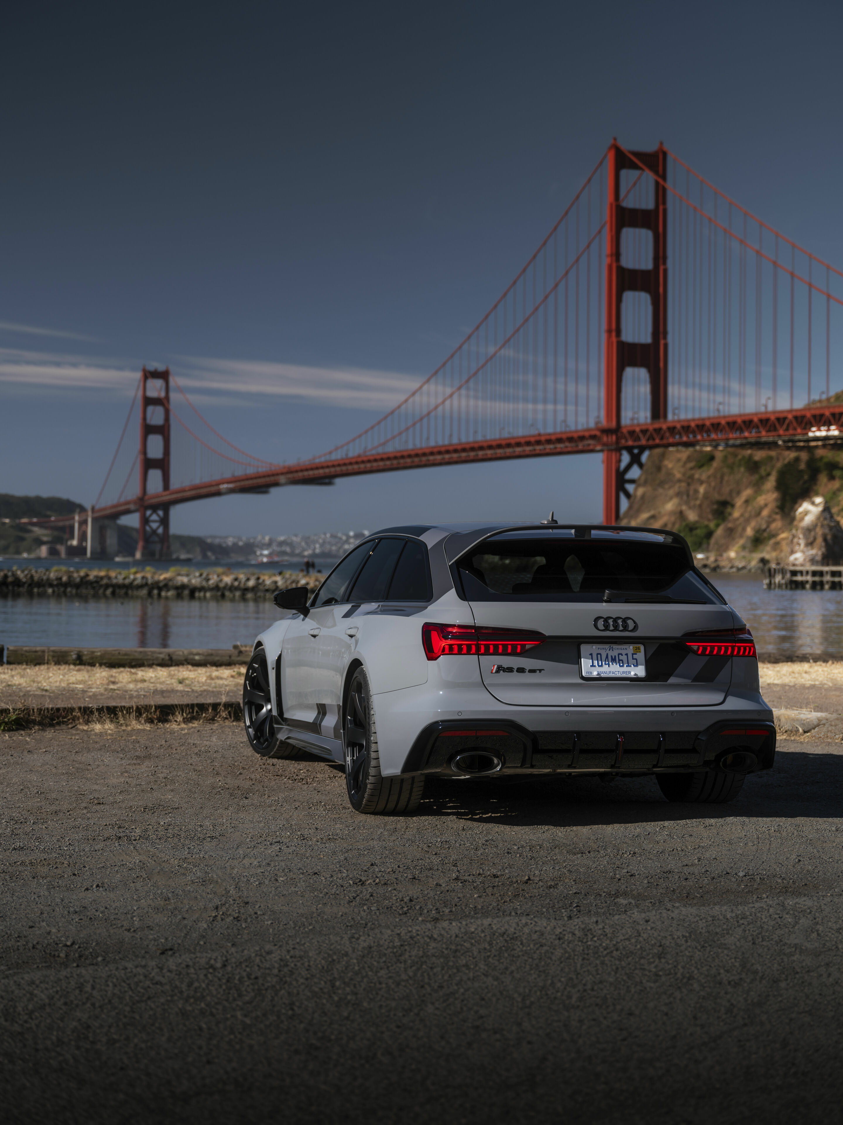 Audi RS 6 Avant GT in Kalifornien - Standaufnahme,
Farbe: Nardograu