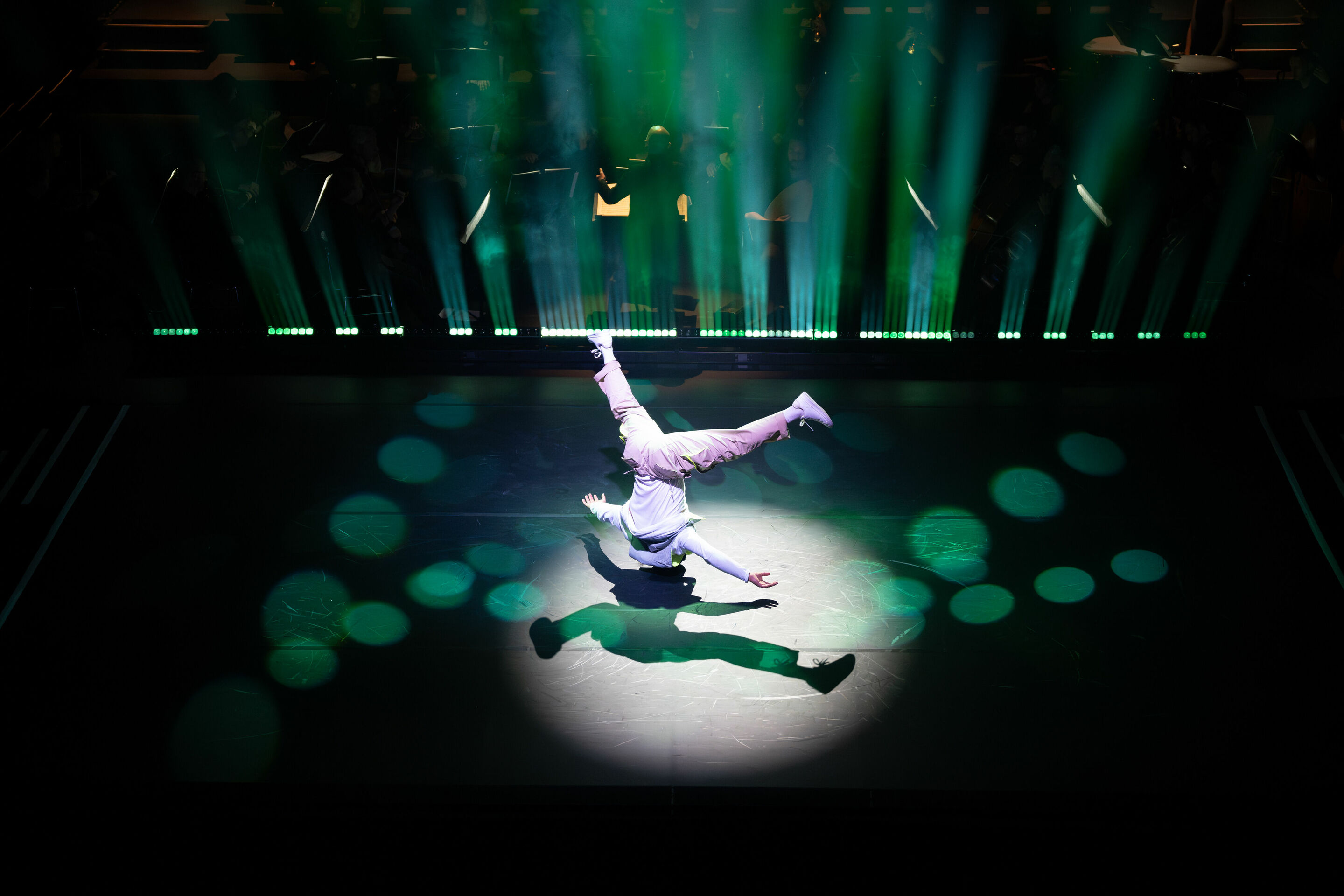 Audi Sommerkonzerte 2024 - Flying Steps, LauschWerk und Georgisches Kammerorchester Ingolstadt: Breakdancer bei der Oper „The Fairy Queen“
