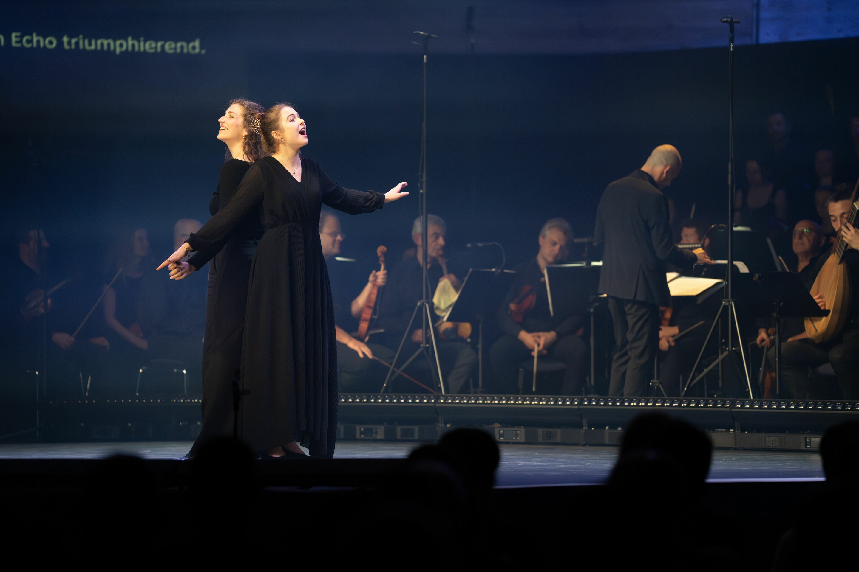 Audi Sommerkonzerte 2024 - Flying Steps, LauschWerk und Georgisches Kammerorchester Ingolstadt bei der Oper „The Fairy Queen“: Sängerinnen Laura Hemingway und Jasmin Binde