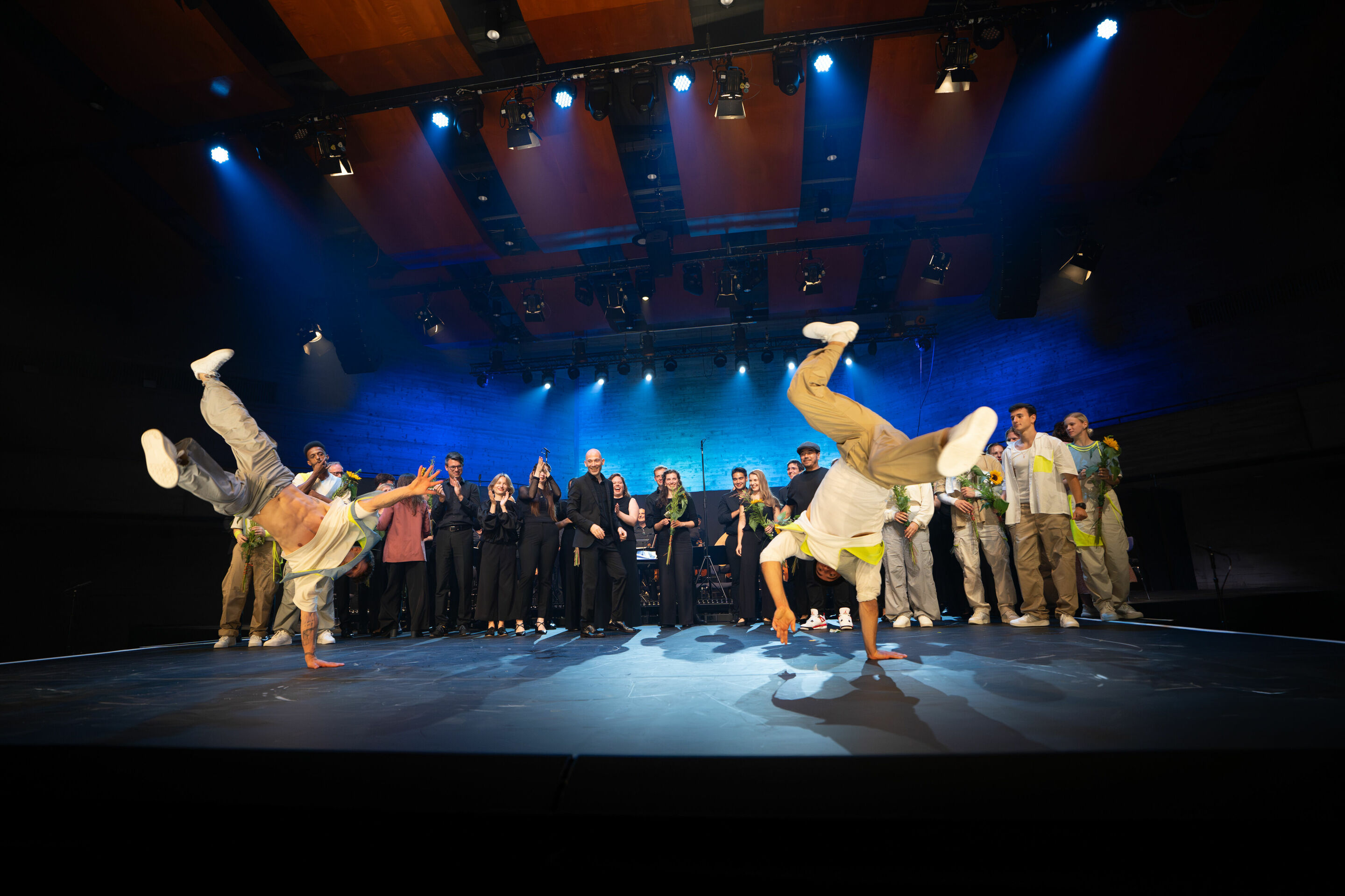 Audi Summer Concerts 2024 - Flying Steps, LauschWerk and Georgian Chamber Orchestra Ingolstadt: Breakdancer at the opera "The Fairy Queen"