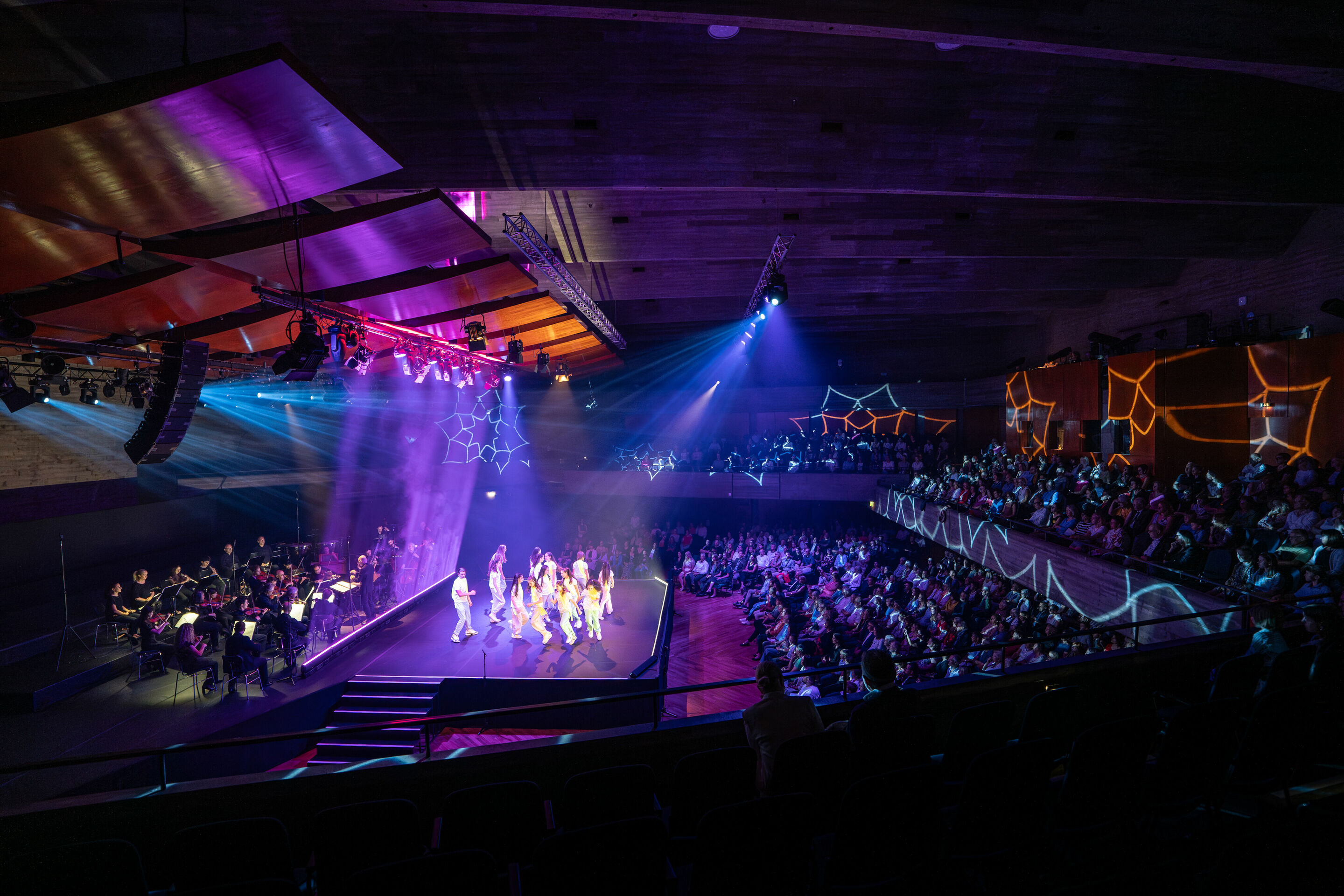 Audi Summer Concerts 2024 - Flying Steps, LauschWerk, Georgian Chamber Orchestra Ingolstadt and pupils of the Christoph-Scheiner-Gymnasium Ingolstadt at the opera "The Fairy Queen" in the Ingolstadt Festival Hall
