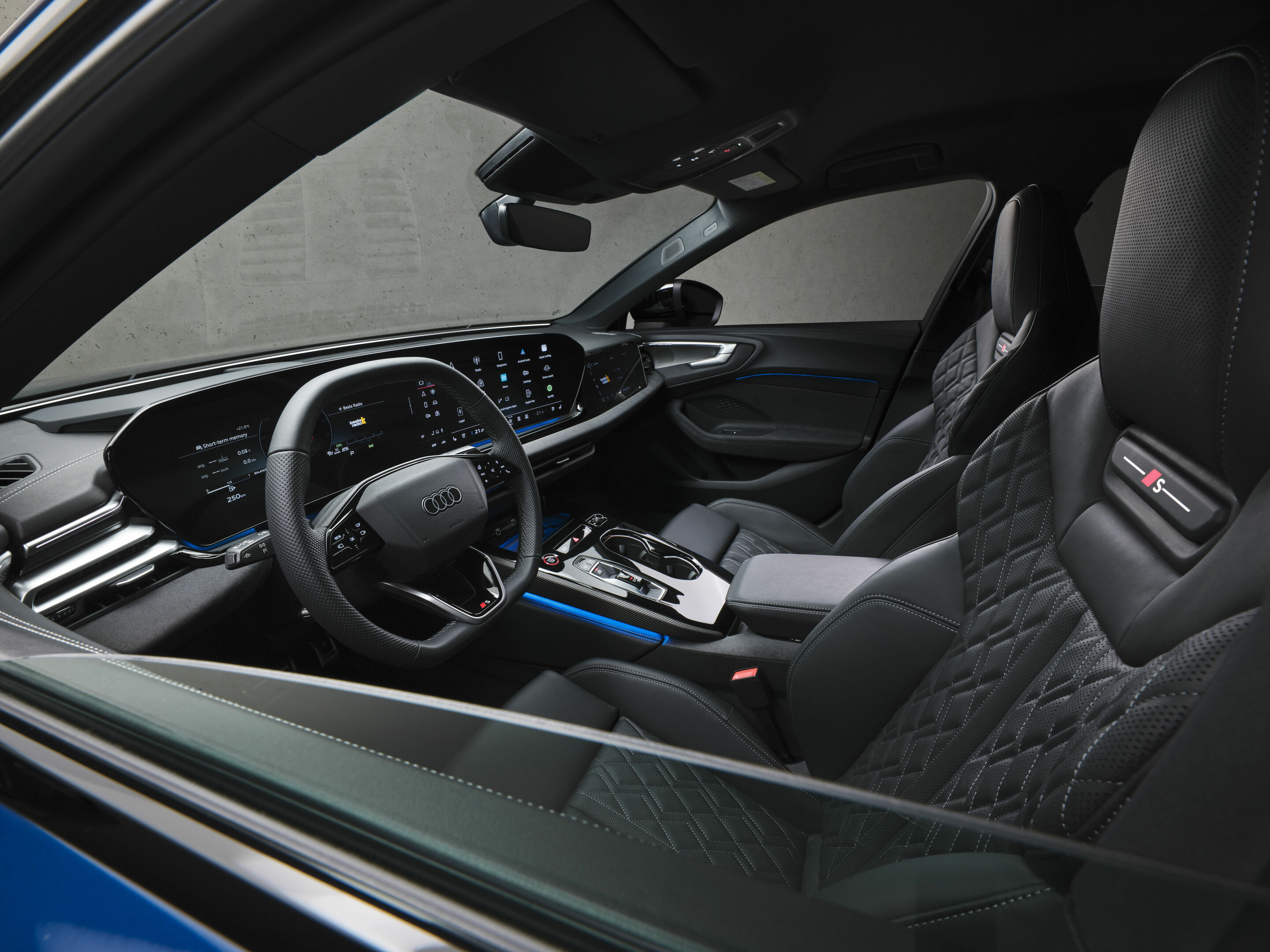 Audi S5 Limousine - Innenraum,
Farbe: Ascariblau Metallic