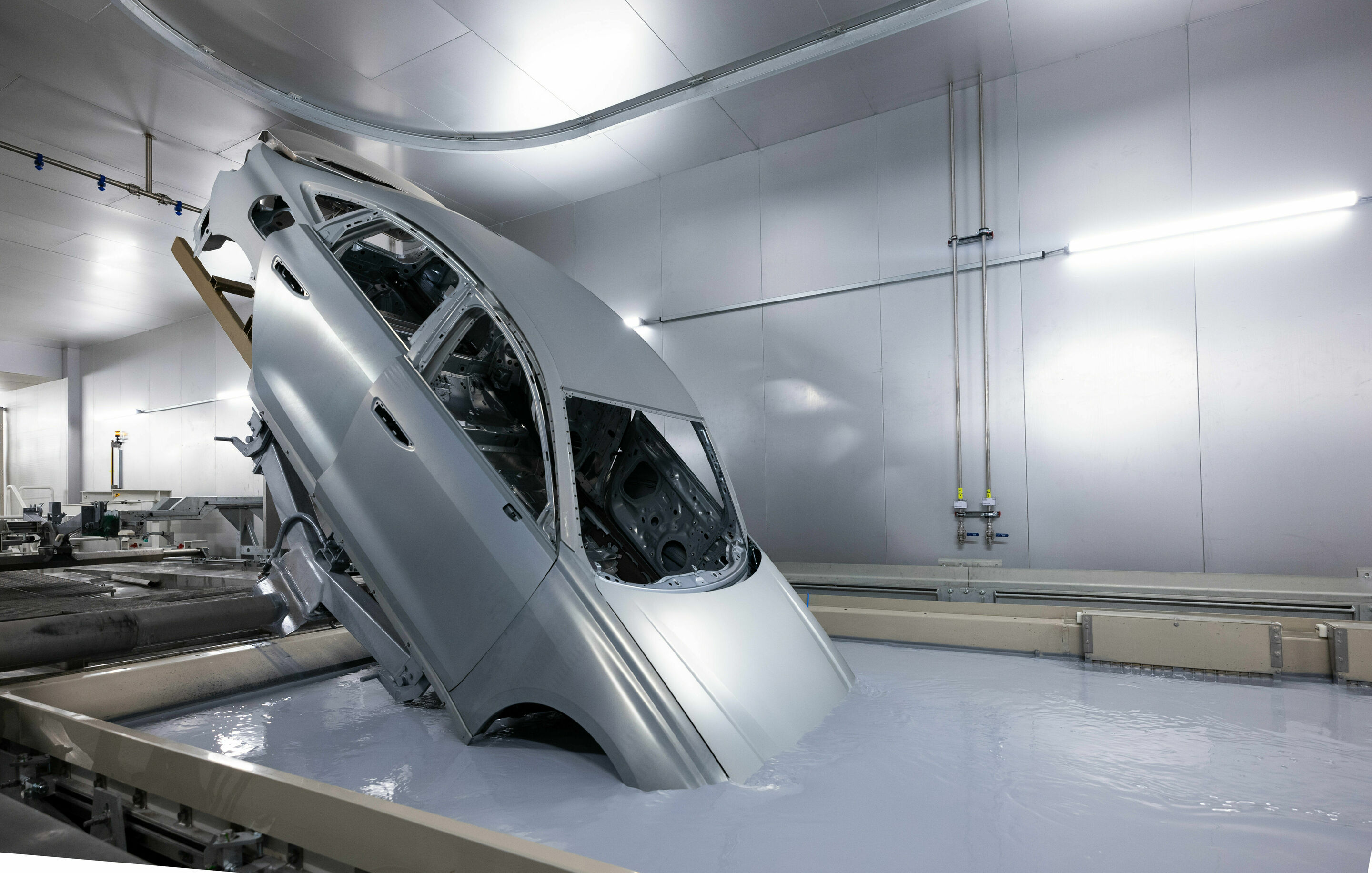 Produktion Audi A5 am Standort Neckarsulm - Neue Ro-Dip-Anlage in der Lackiererei