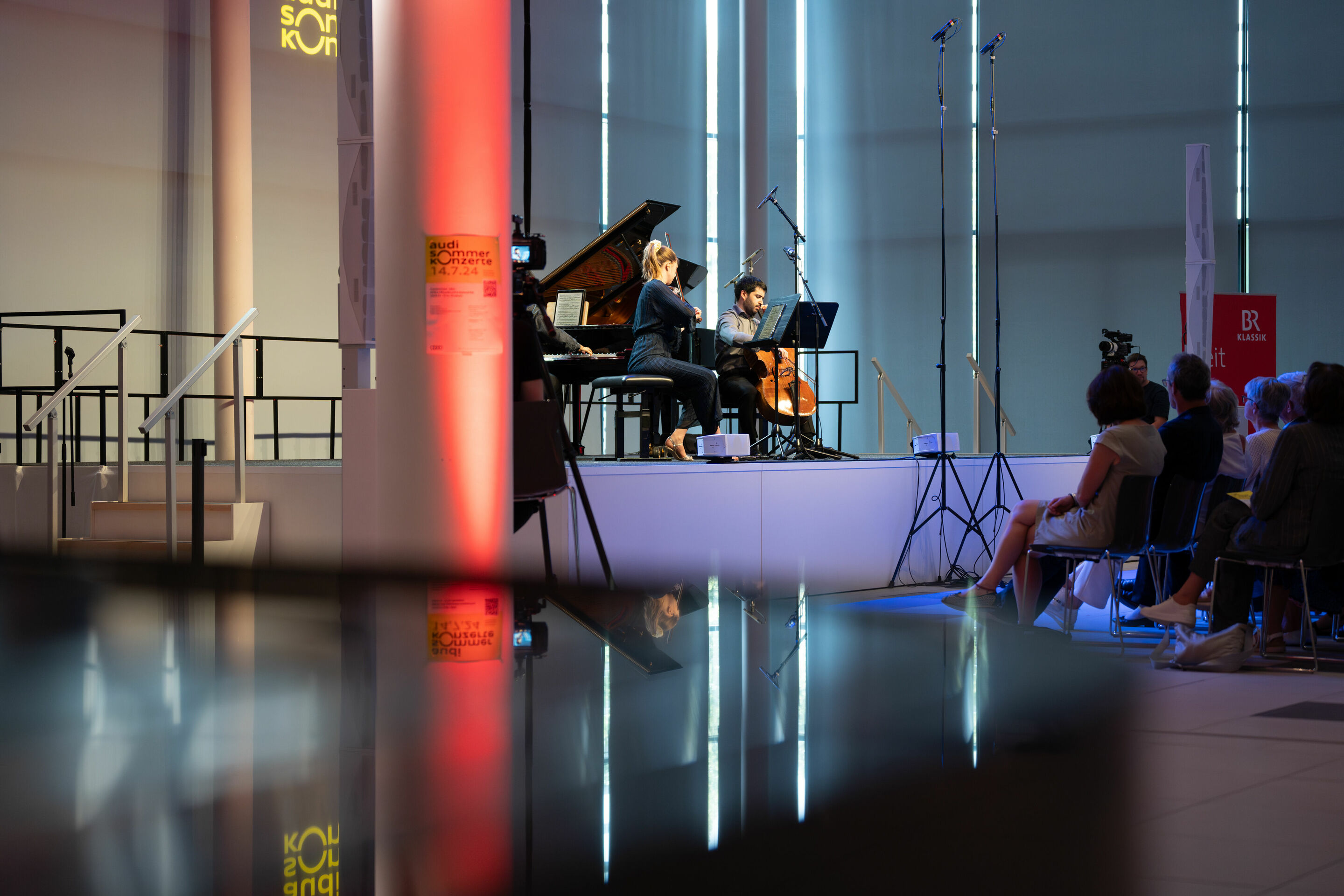 Audi Sommerkonzerte 2024 - Trio Orelon, Gewinner des ARD-Musikwettbewerbs 2023, im Audi Gebäude H6