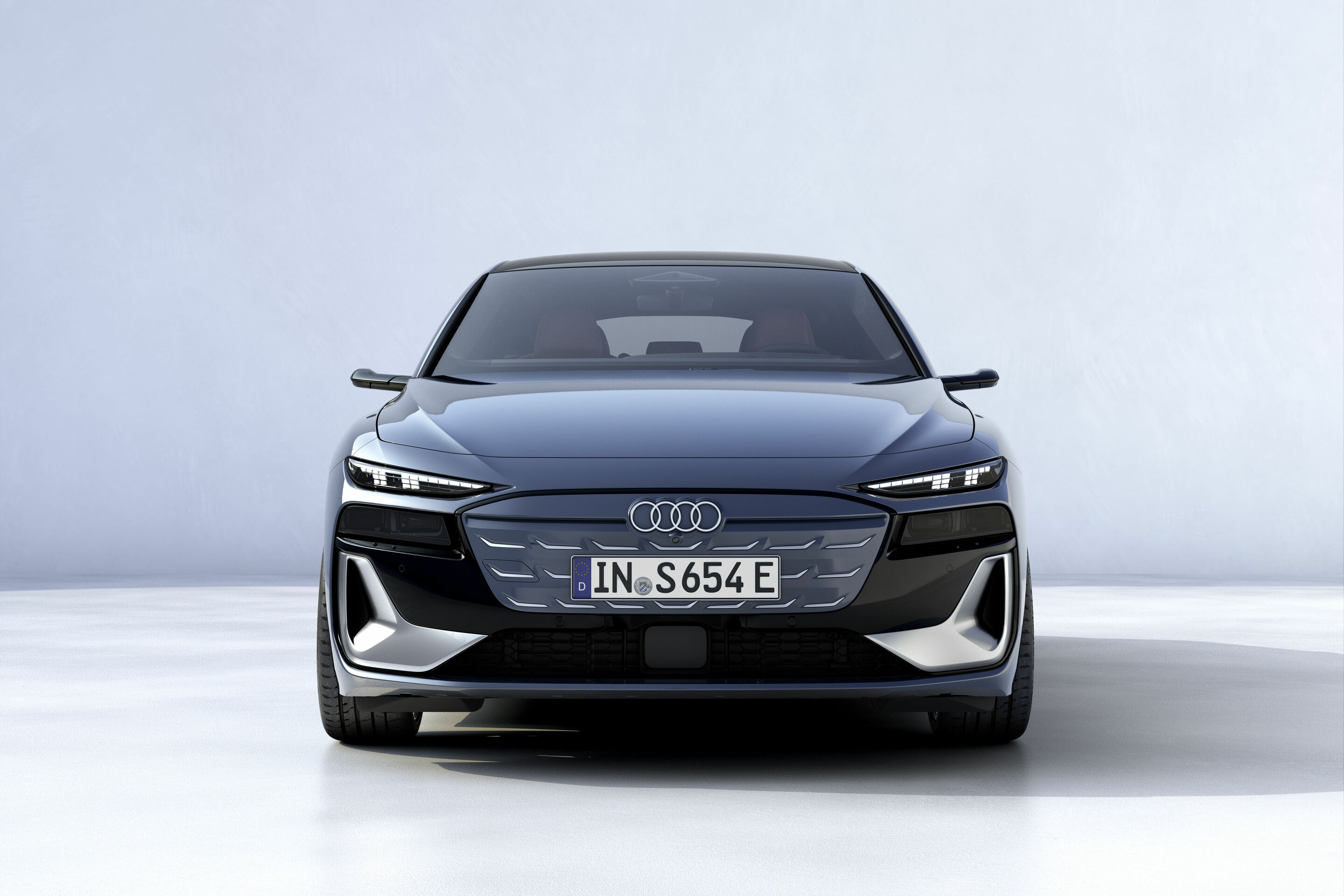 Audi S6 Avant e-tron - Standaufnahme,
Farbe: Plasmablau Metallic