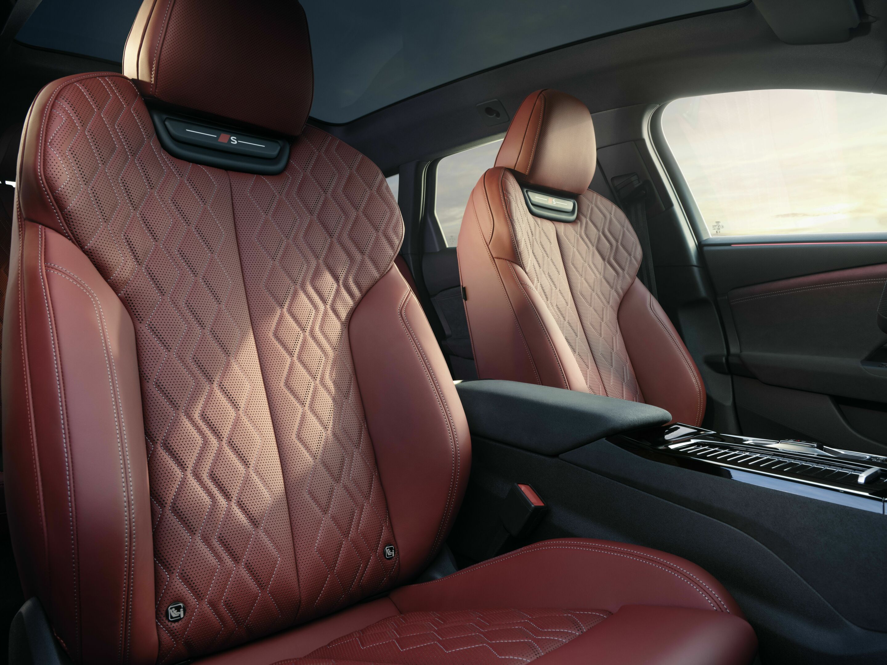 Audi S6 Avant e-tron - Interior