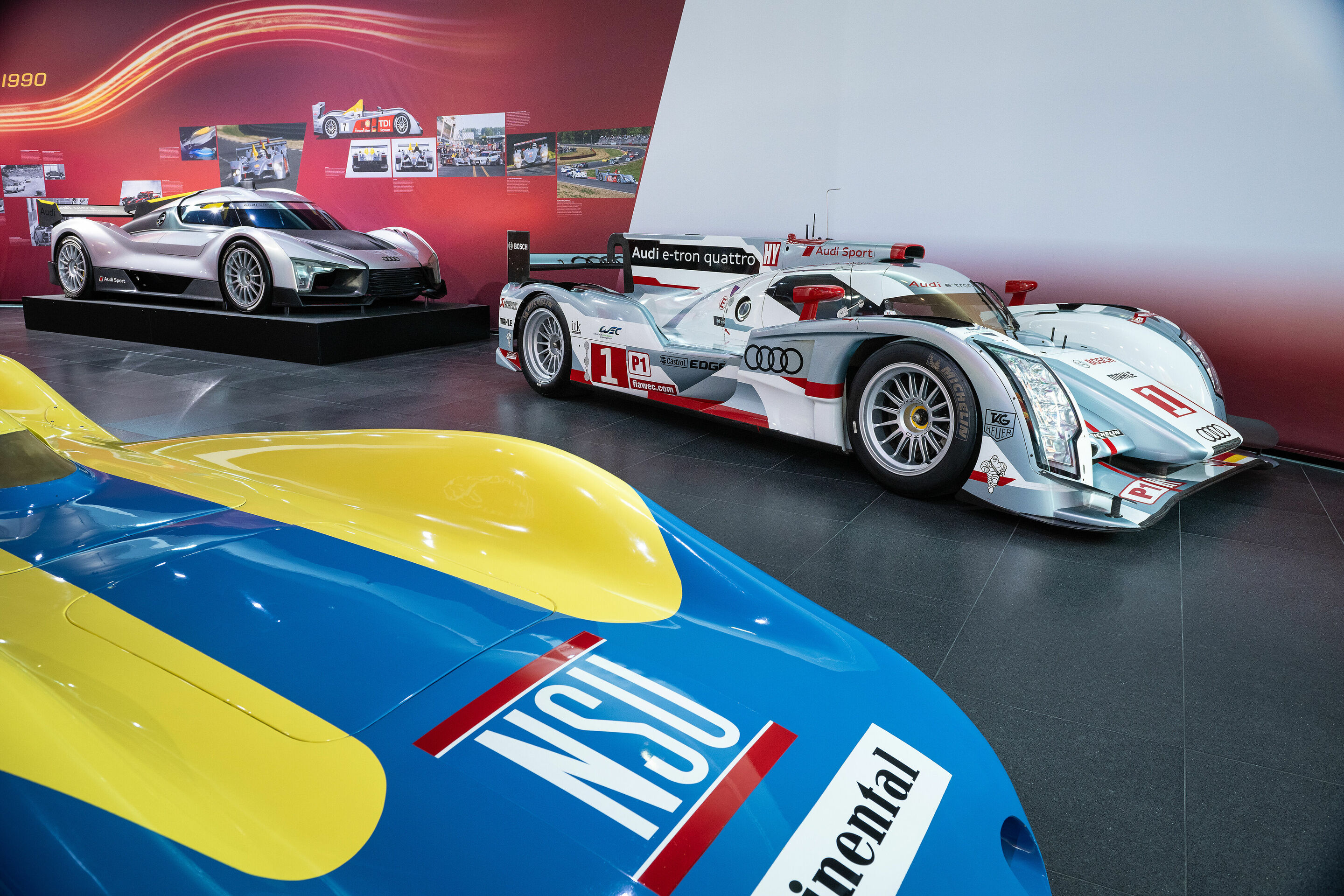 Sonderausstellung „Form vollendet?“: aerodynamische Konzepte im Automobilbau - Aerodynamik im Automobilbau von 1945 bis heute: Die Sonderausstellung „Form vollendet“ ist bis 2. März 2025 im Audi museum mobile in Ingolstadt zu sehen. Ein Blick in die Ausstellung.