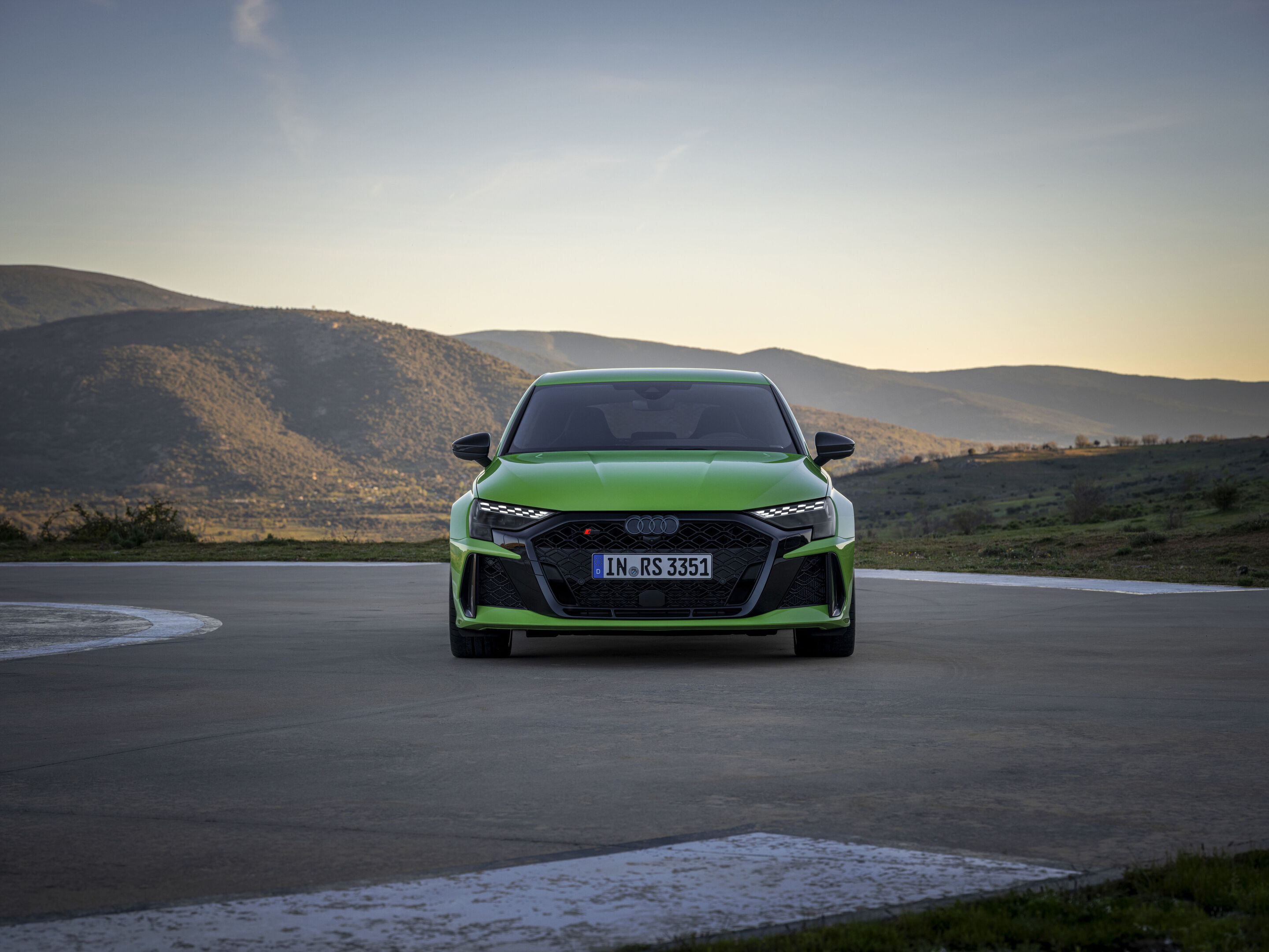 Audi RS 3 Sportback - Standaufnahme,
Farbe: Kyalamigrün