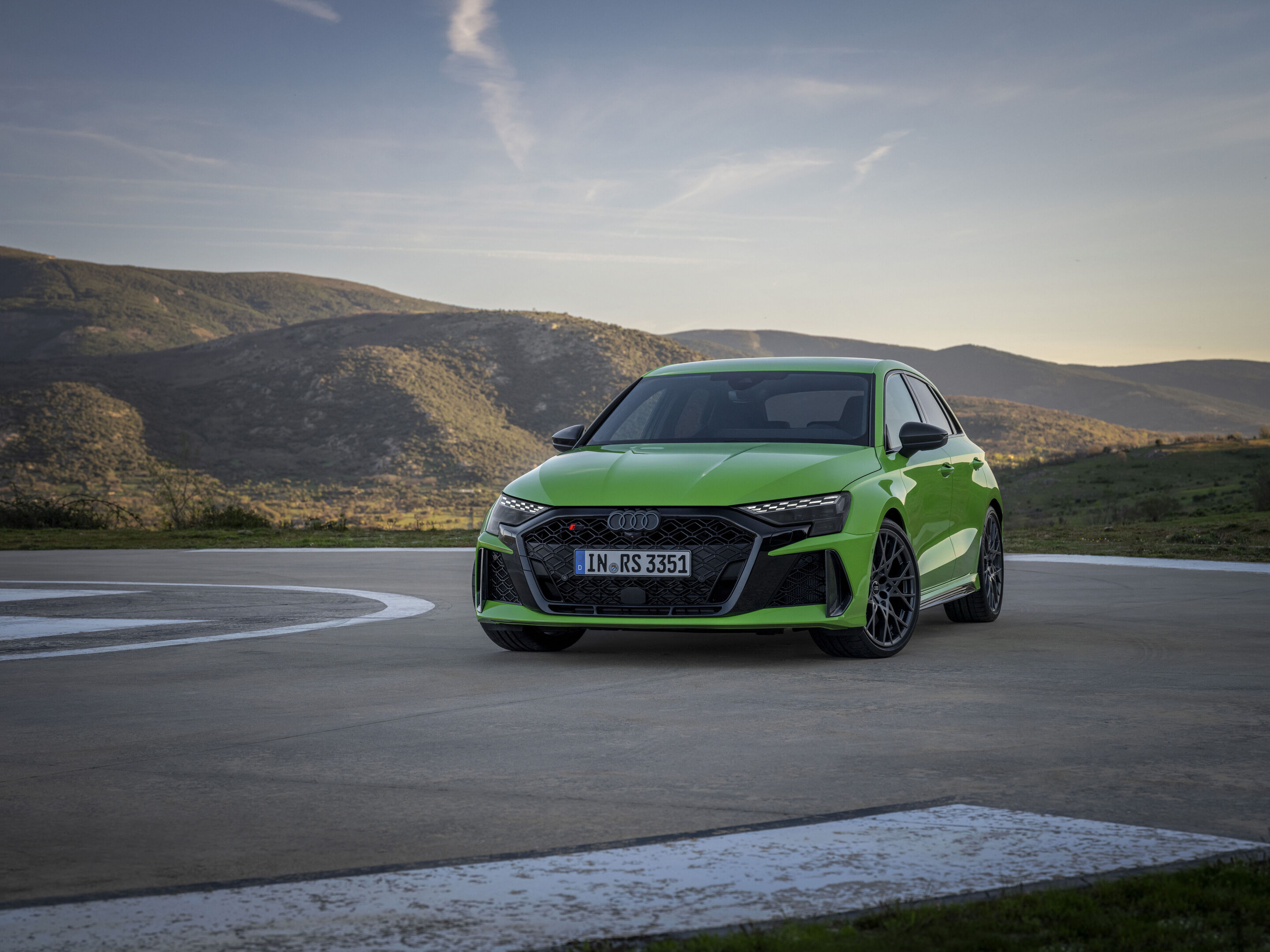 Audi RS 3 Sportback - Standaufnahme,
Farbe: Kyalamigrün