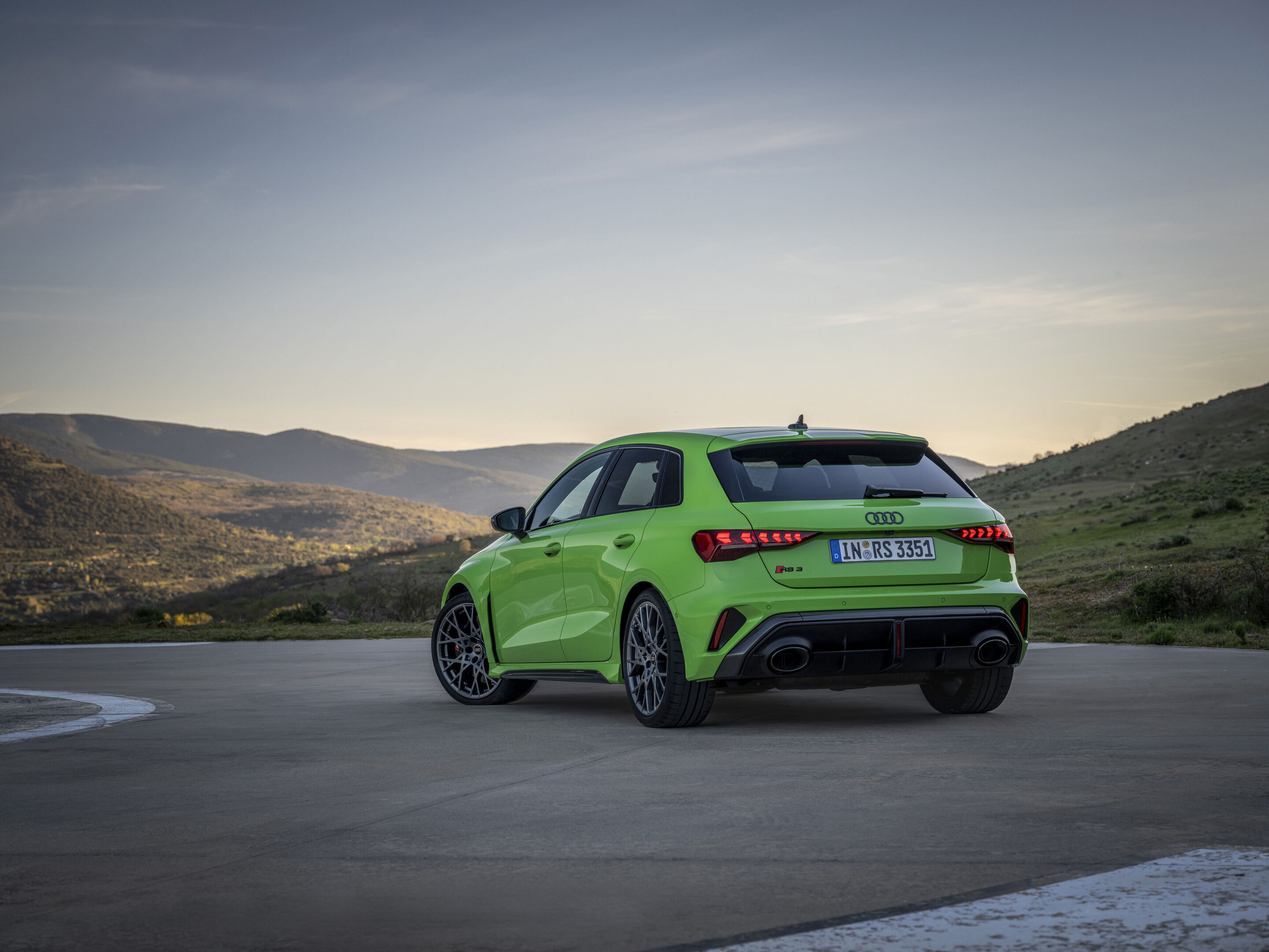 Audi RS 3 Sportback - Standaufnahme,
Farbe: Kyalamigrün