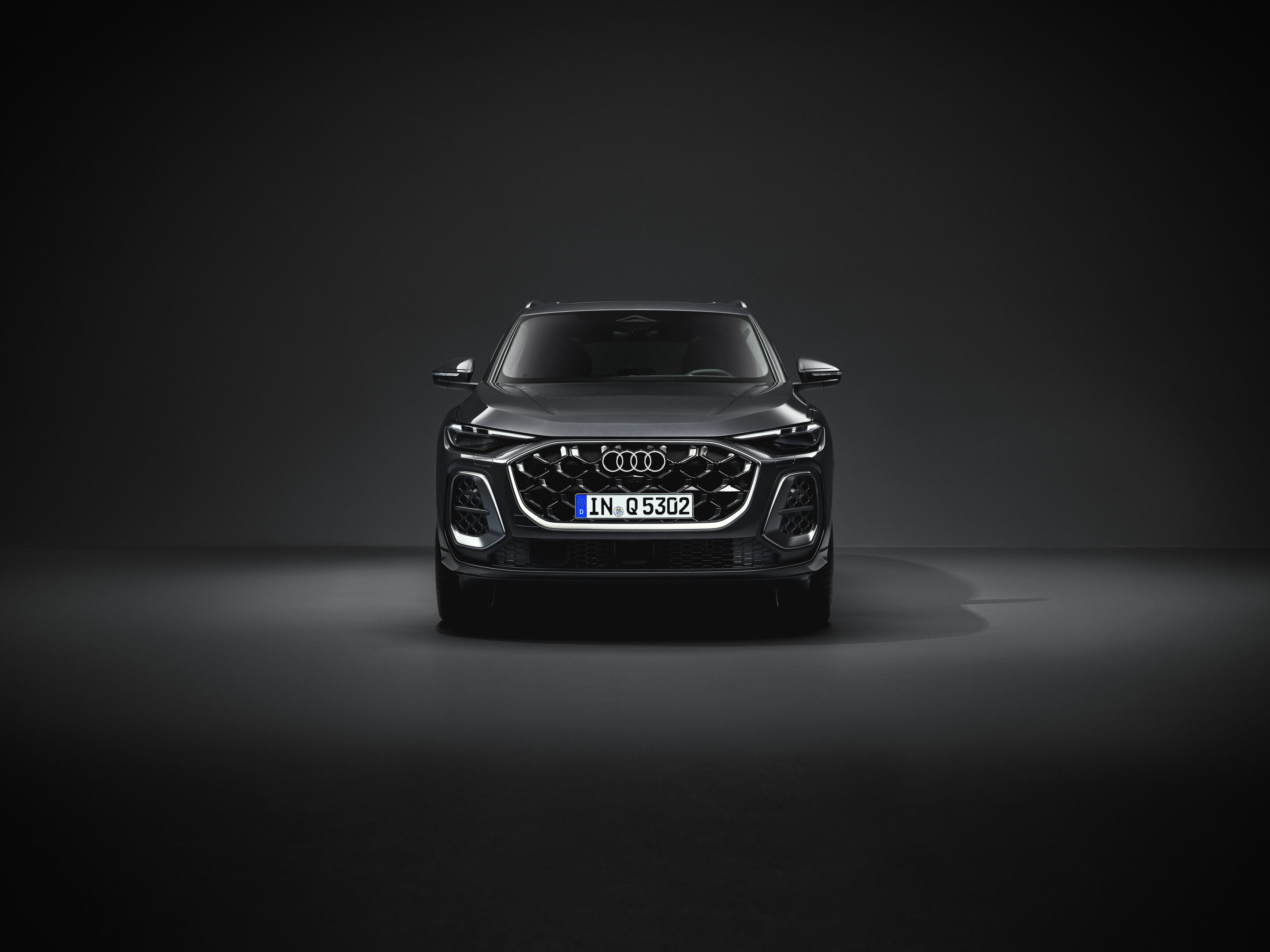 Audi Q5 SUV - Standaufnahme,
Farbe: Tamboragrau Metallic