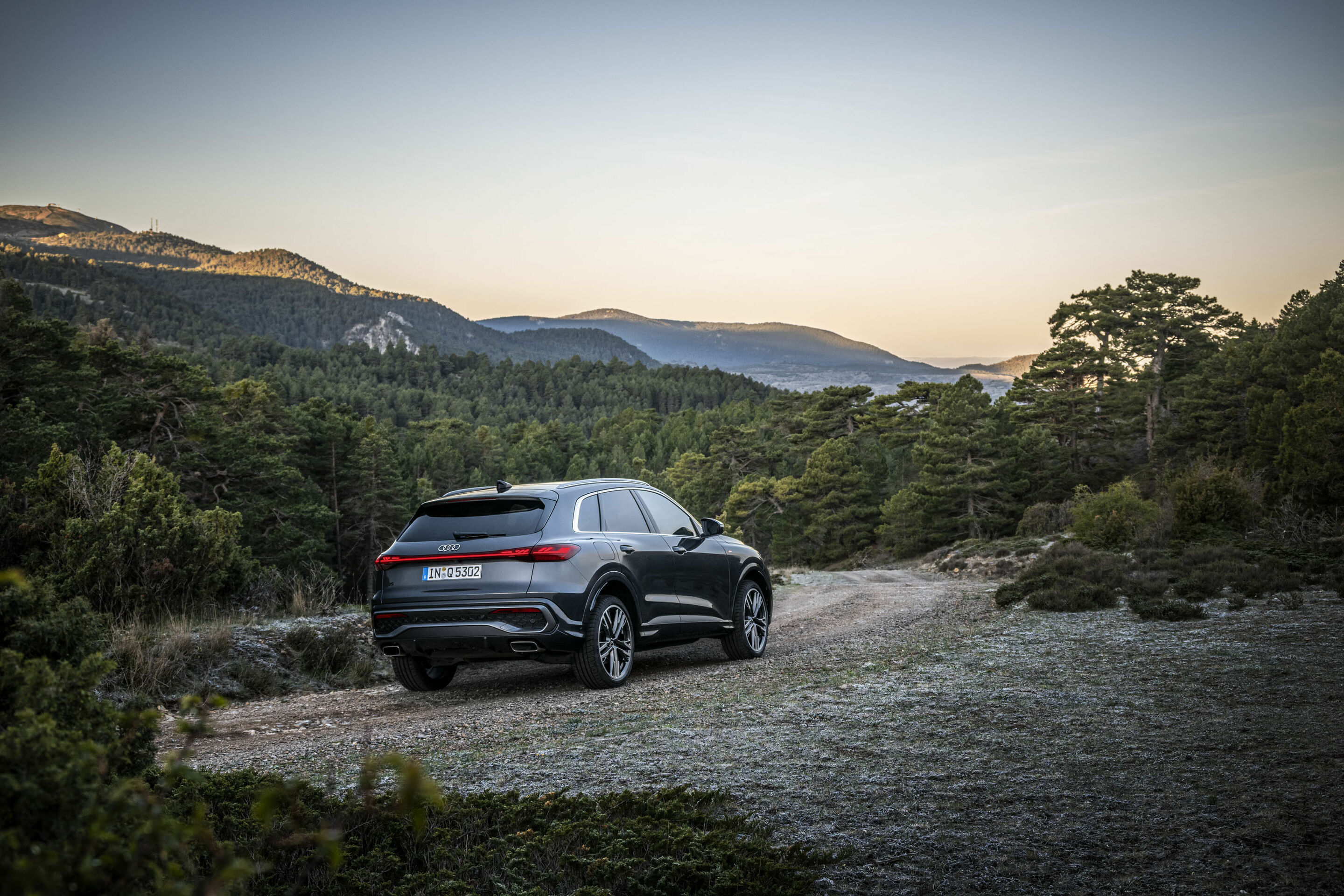 Audi Q5 SUV - Standaufnahme,
Farbe: Tamboragrau Metallic