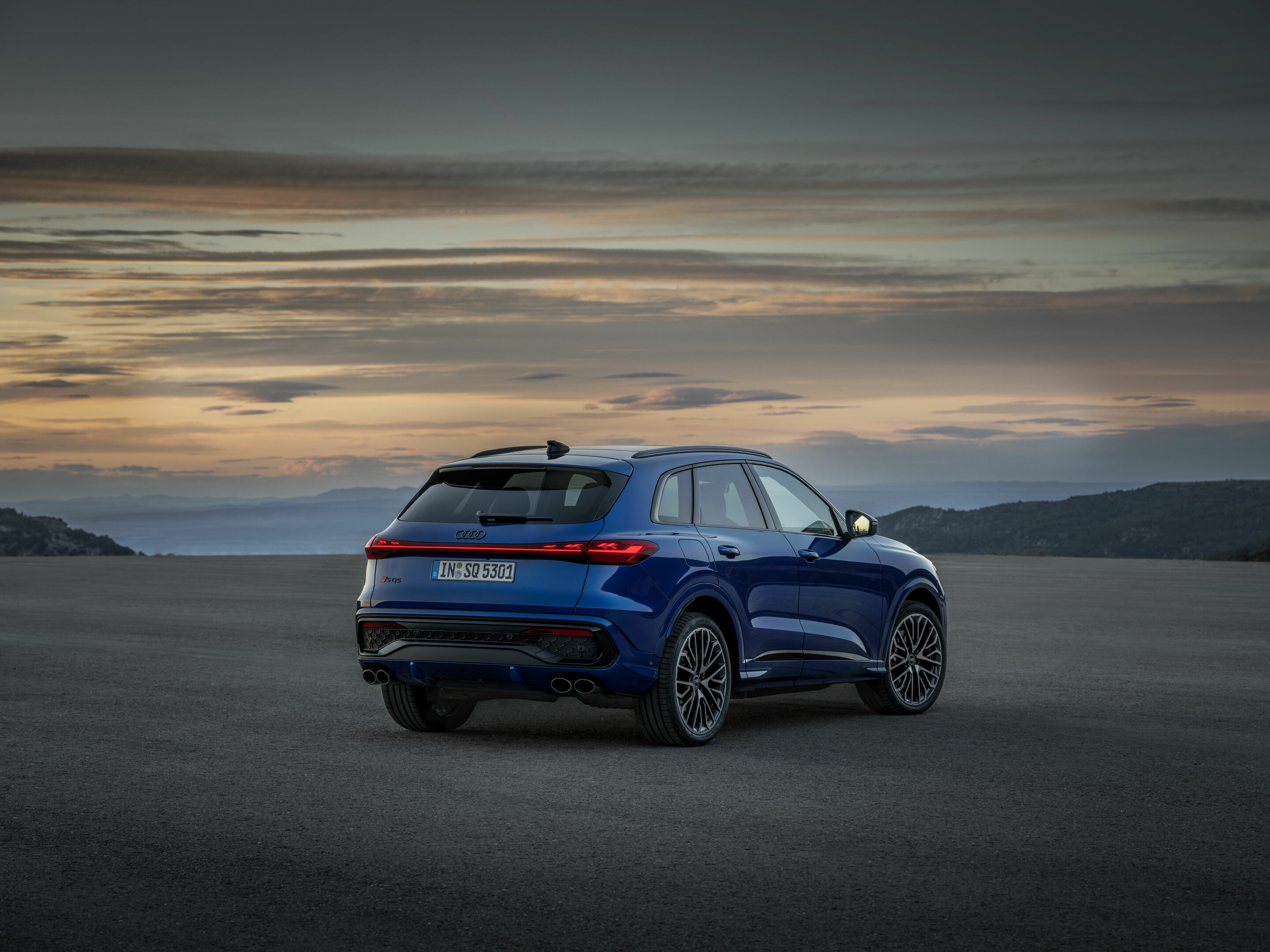 Audi SQ5 TFSI - Static photo, 
Colour: Ultra blue metallic