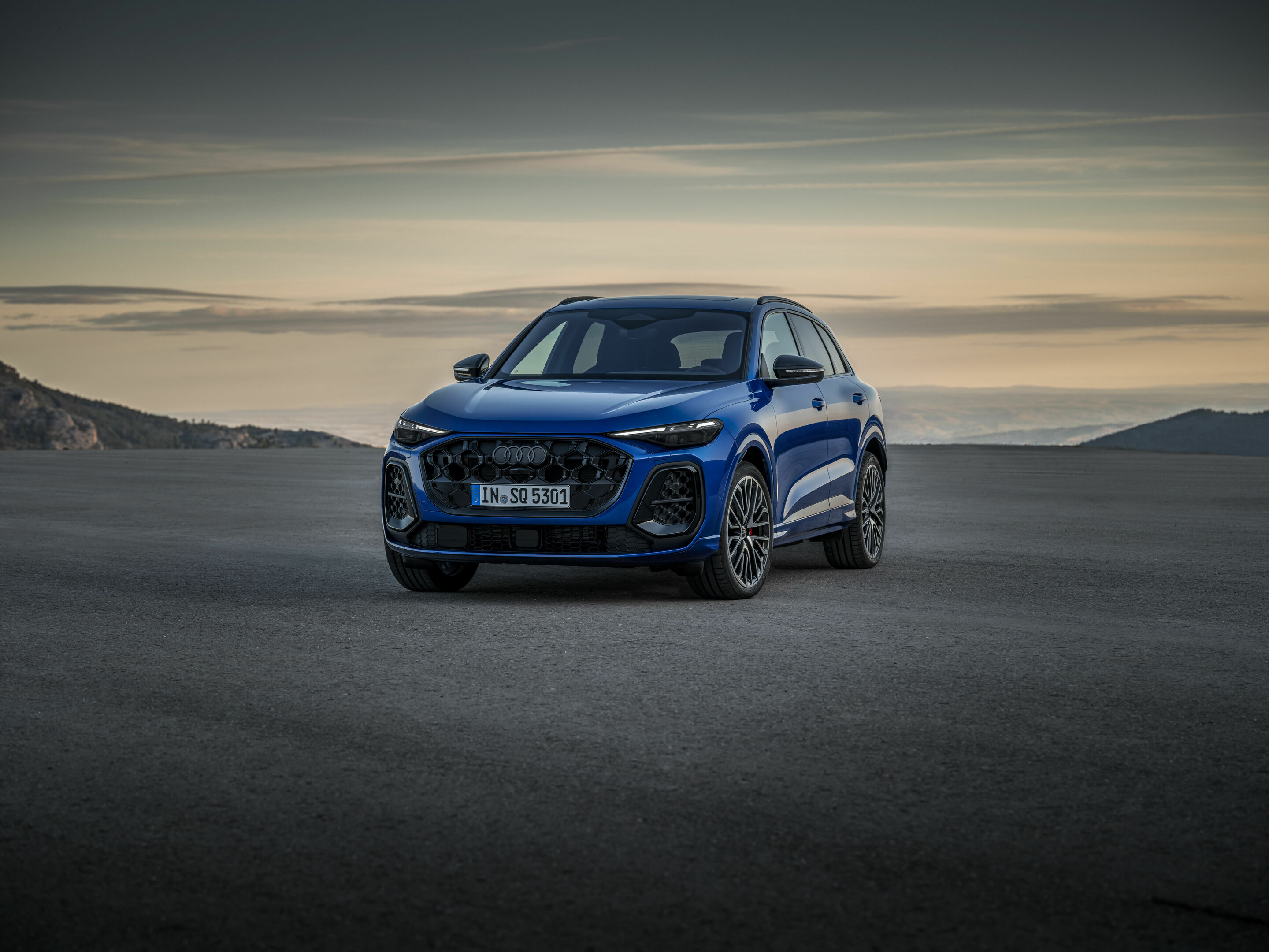 Audi SQ5 TFSI - Standaufnahme, 
Farbe: Ultrablau Metallic