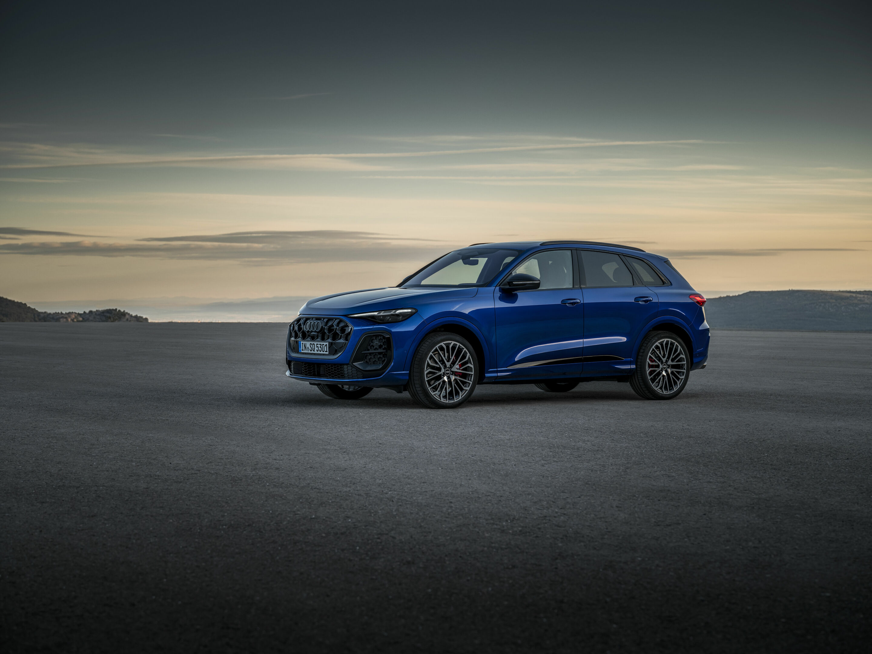 Audi SQ5 TFSI - Static photo, 
Colour: Ultra blue metallic