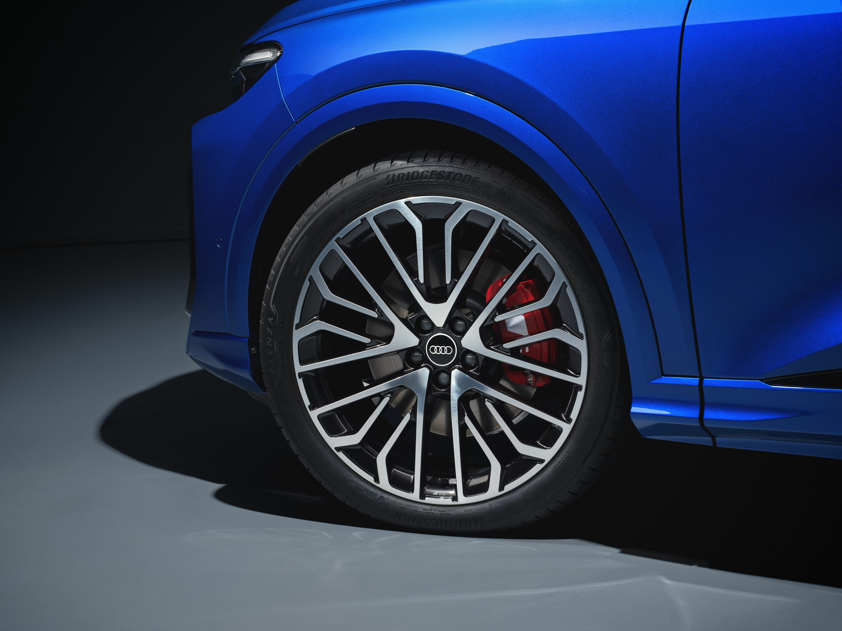 Audi SQ5 TFSI - Detail, 
Farbe: Ultrablau Metallic