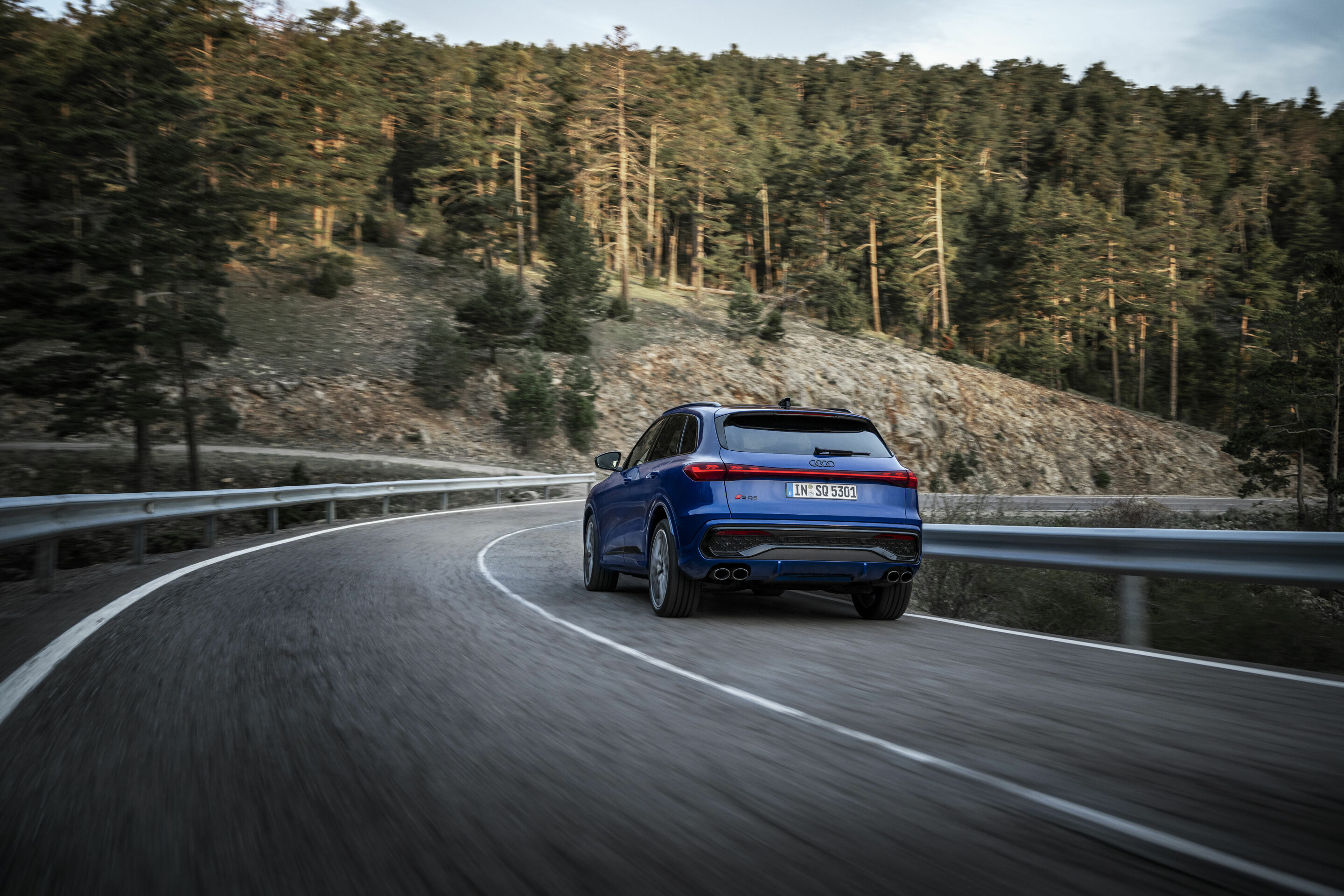 Audi SQ5 TFSI - Dynamic photo, 
Colour: Ultra blue metallic