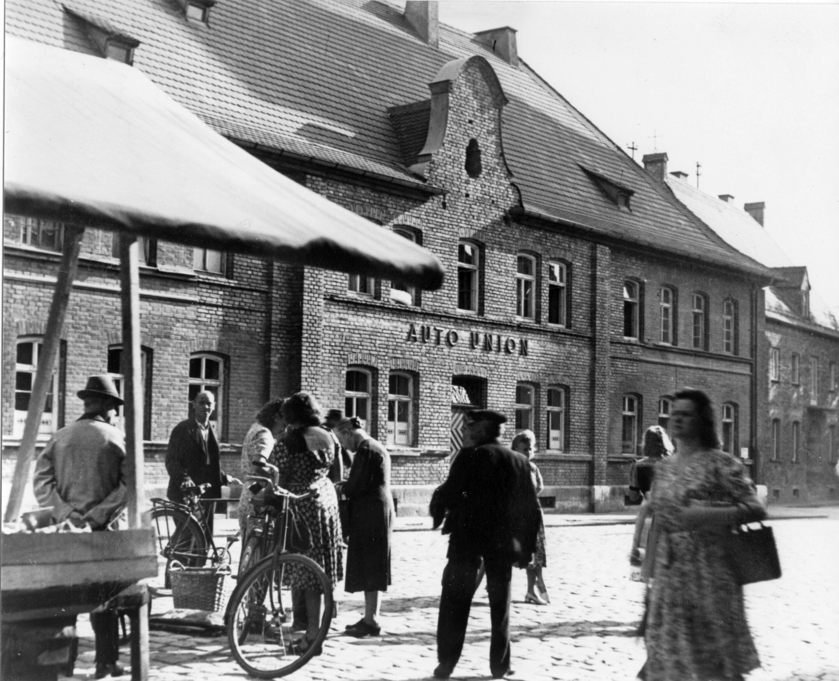 Neubeginn vor 75 Jahren - Der 3. September 1949 markiert ein wichtiges Datum in der Unternehmensgeschichte von Audi: In Ingolstadt wird die Auto Union GmbH gegründet. Deren Hauptverwaltung und damit der erste Firmensitz des noch jungen Unternehmens befindet...