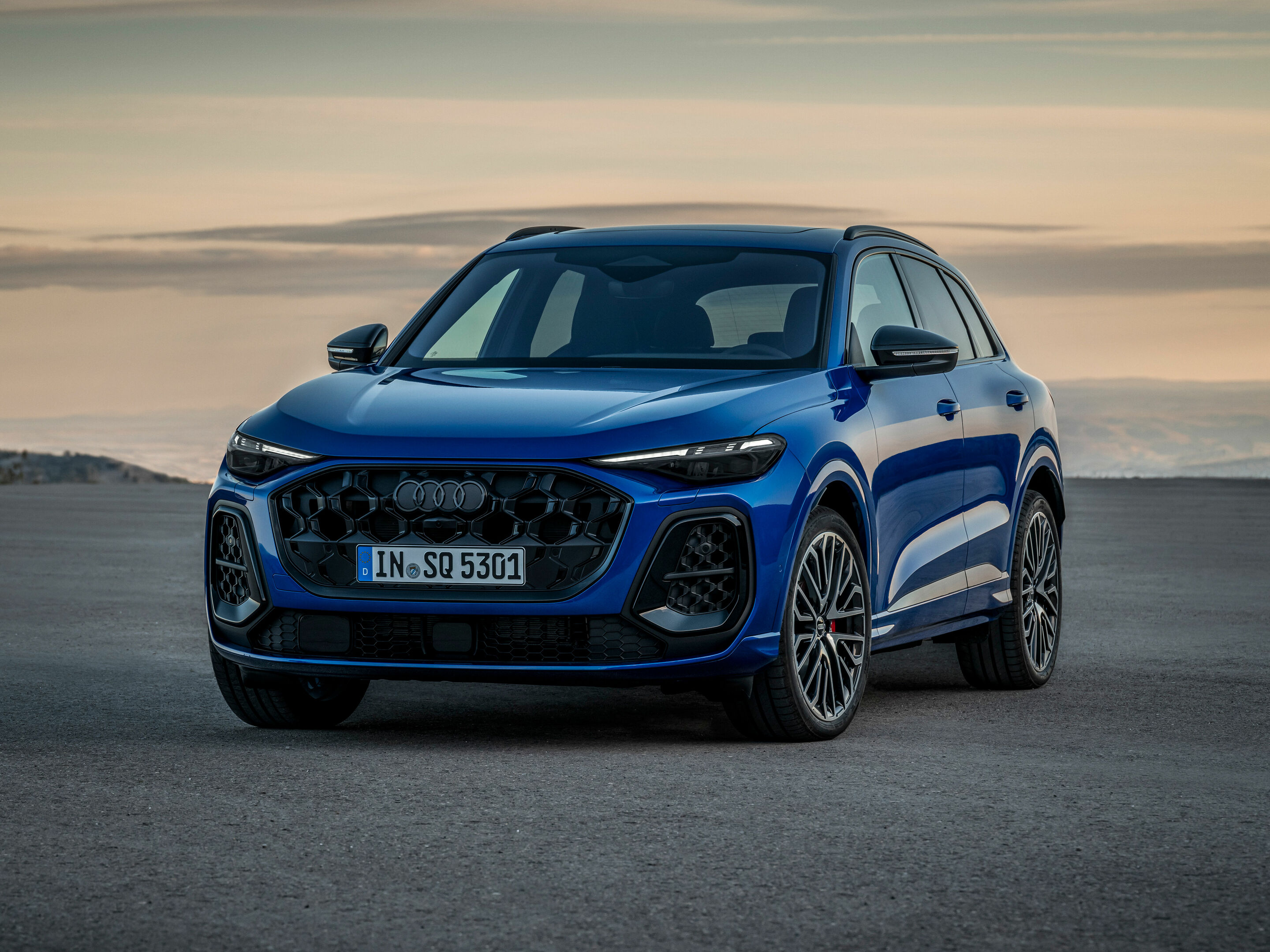 Audi SQ5 - Standaufnahme, 
Farbe: Ultrablau Metallic