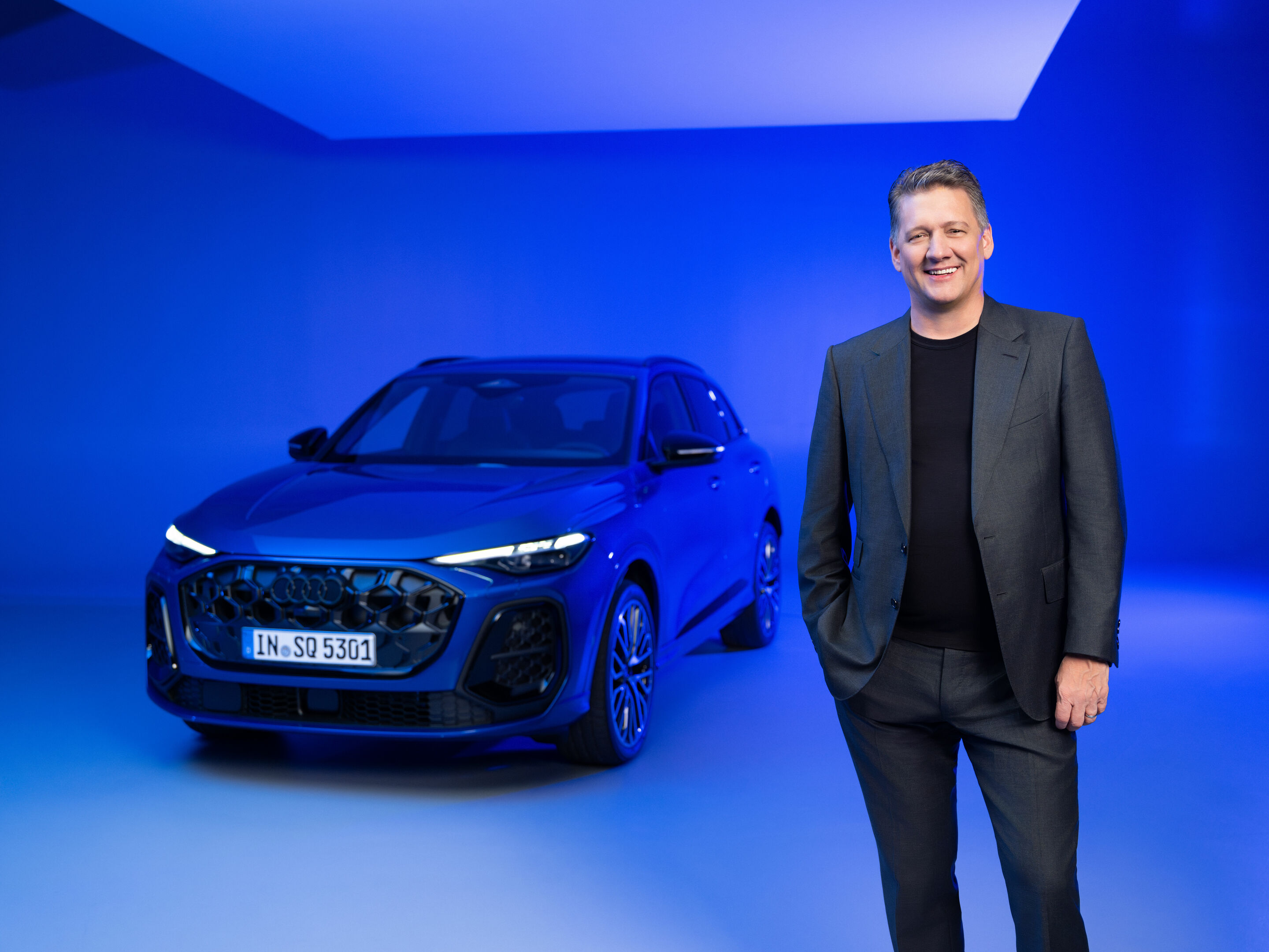 Audi CEO Gernot Döllner am Audi SQ5 - Audi CEO Gernot Döllner am Audi SQ5