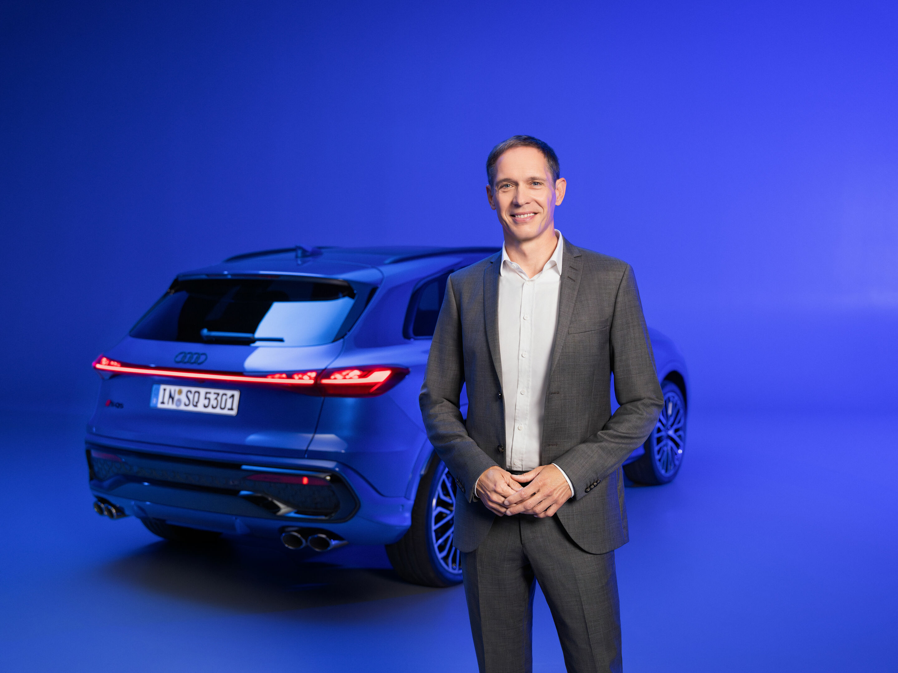 Mitglied des Vorstands der AUDI AG Produktion und Logistik Gerd Walker am Audi SQ5 - Mitglied des Vorstands der AUDI AG Produktion und Logistik Gerd Walker am Audi SQ5