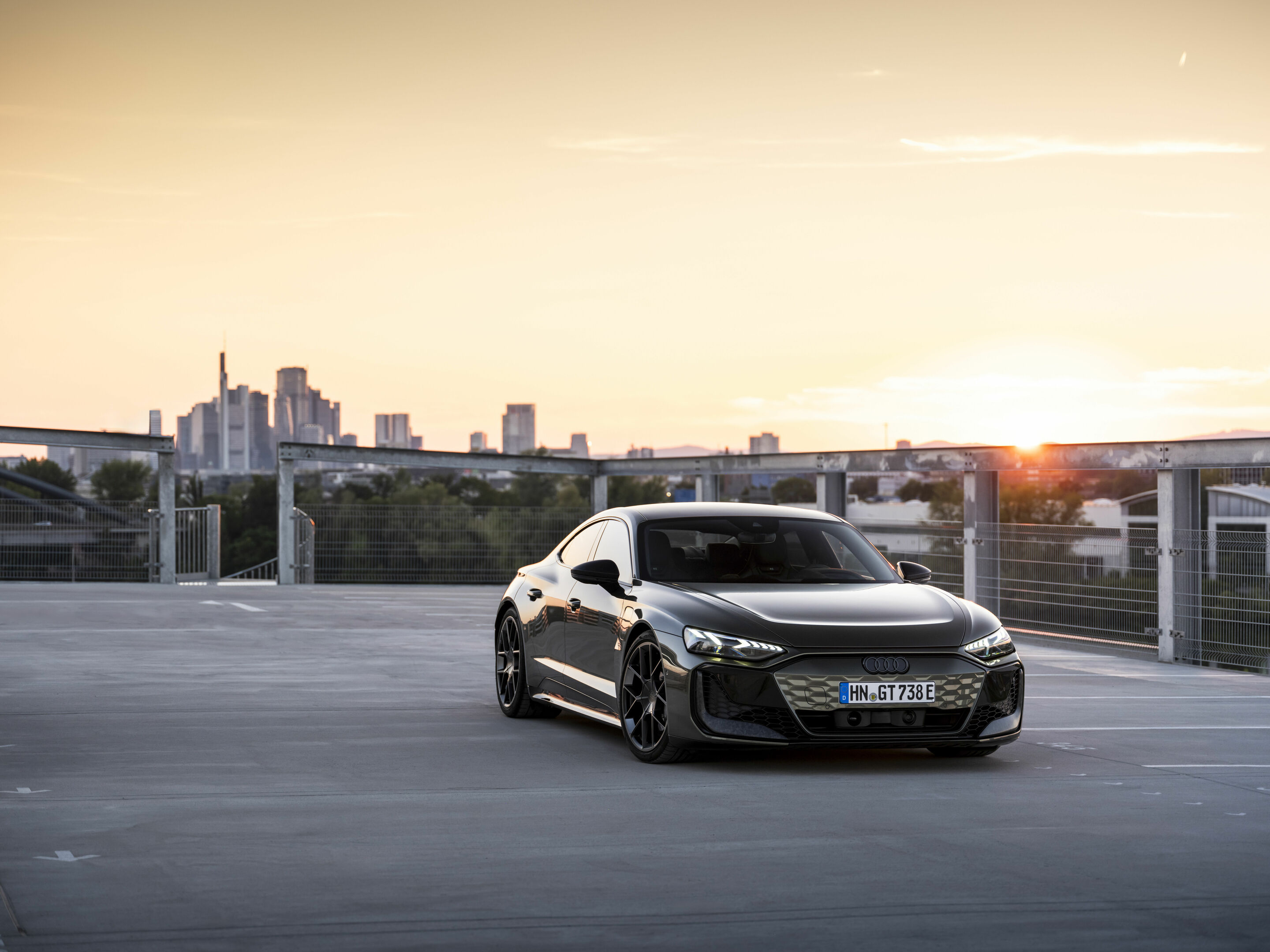 Audi RS e-tron GT performance - Standaufnahme,
Farbe: Oakgrün Metallic, Individuallackierung Audi exclusive