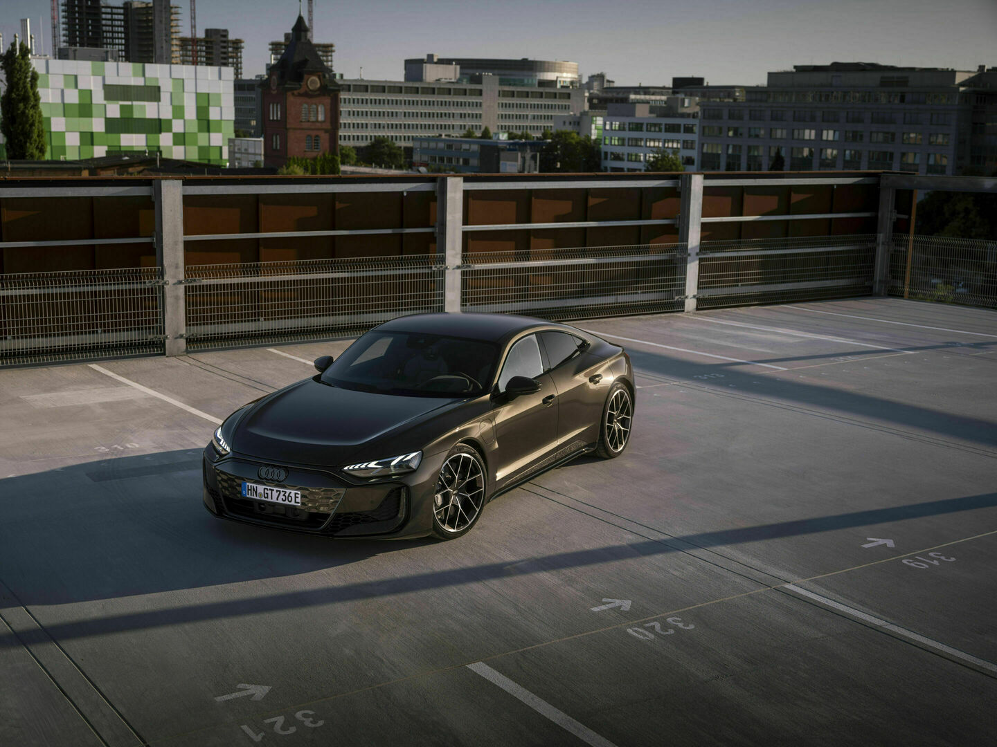 Audi RS e-tron GT performance, Static photo,
color: Arabica grey metallic, customized paint finish, Audi exclusive