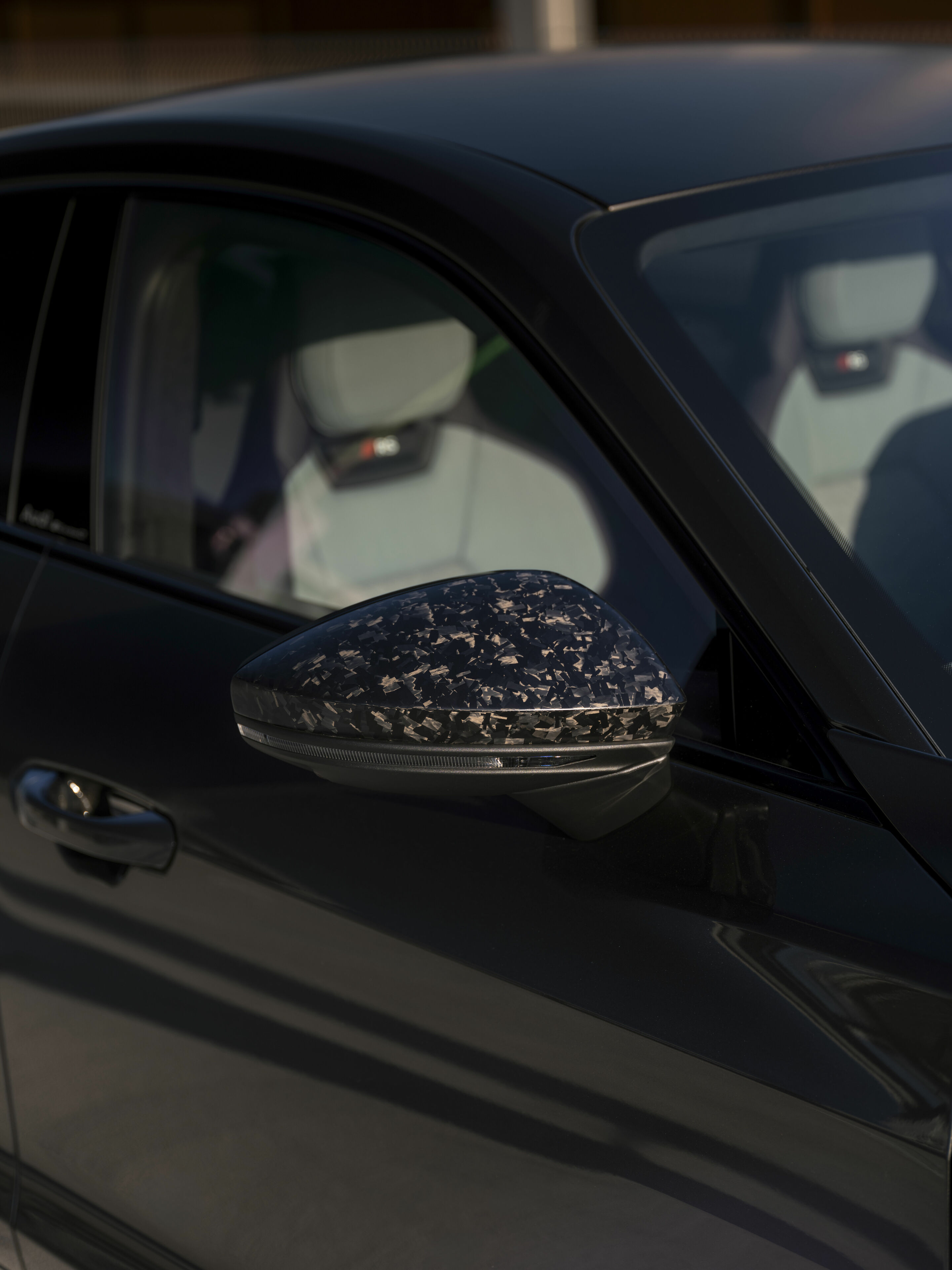 Audi RS e-tron GT performance - Detail,
Farbe: Arabicagrau Metallic, Individuallackierung Audi exclusive