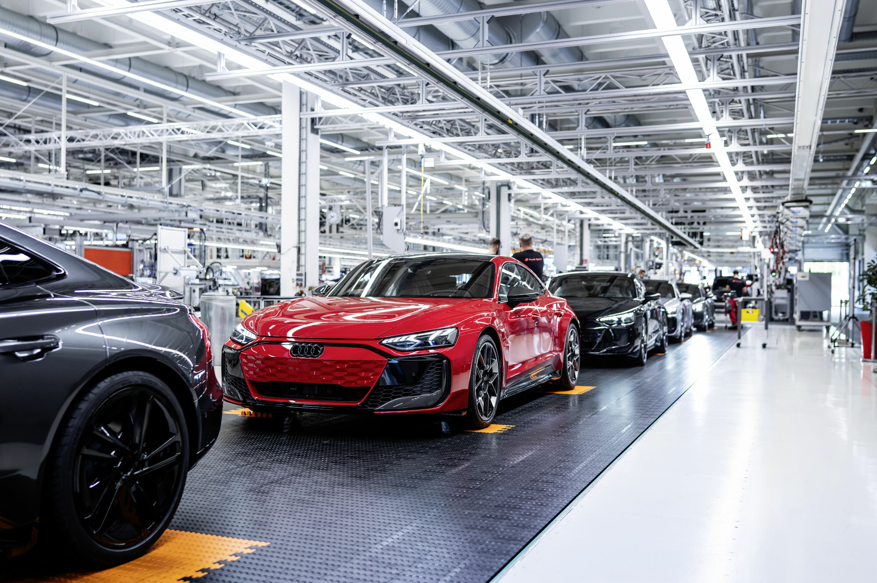 Audi e-tron GT - Assembly of the Audi e-tron GT at Böllinger Höfe.