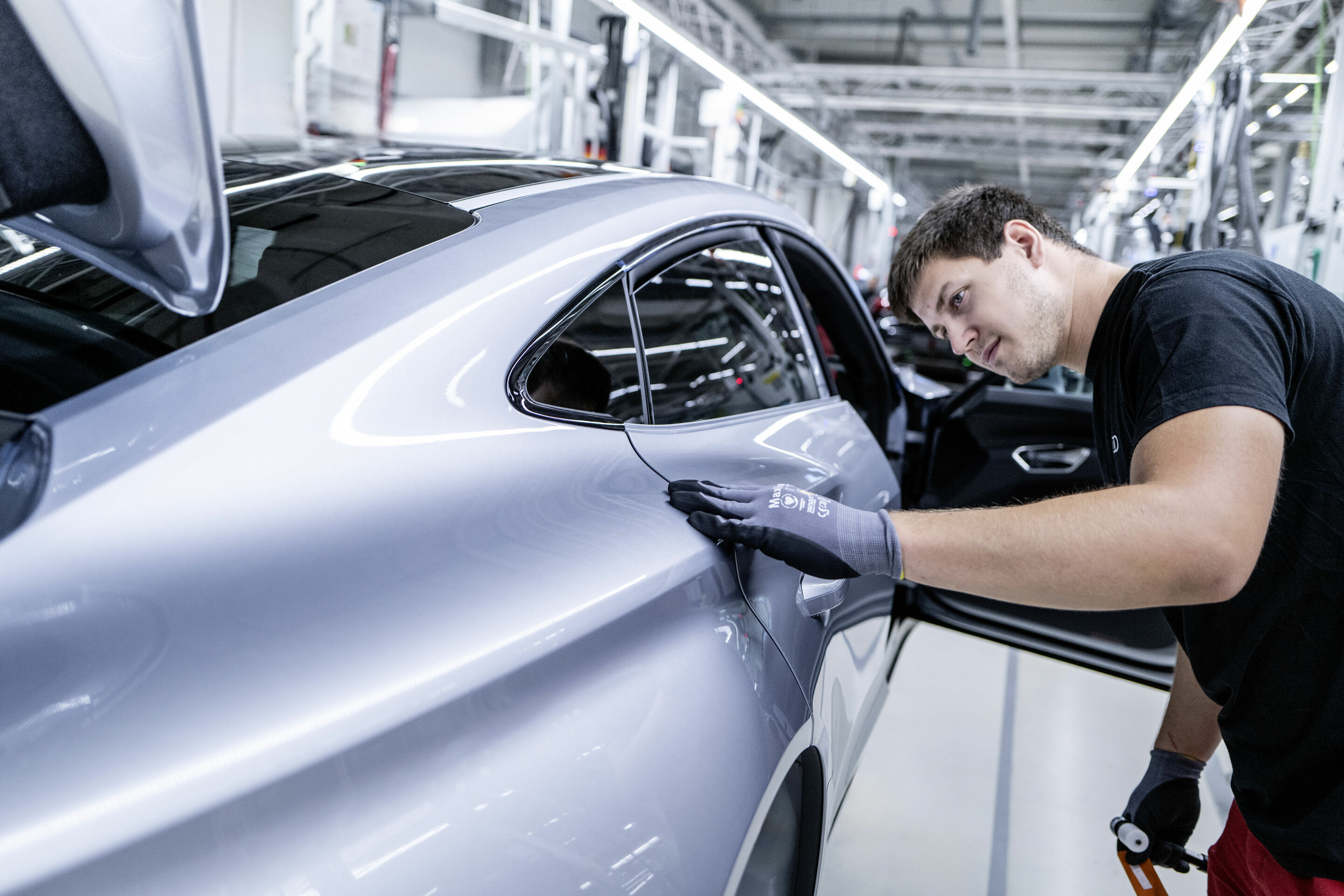 Audi e-tron GT - Finish des Audi e-tron GT in den Böllinger Höfen.