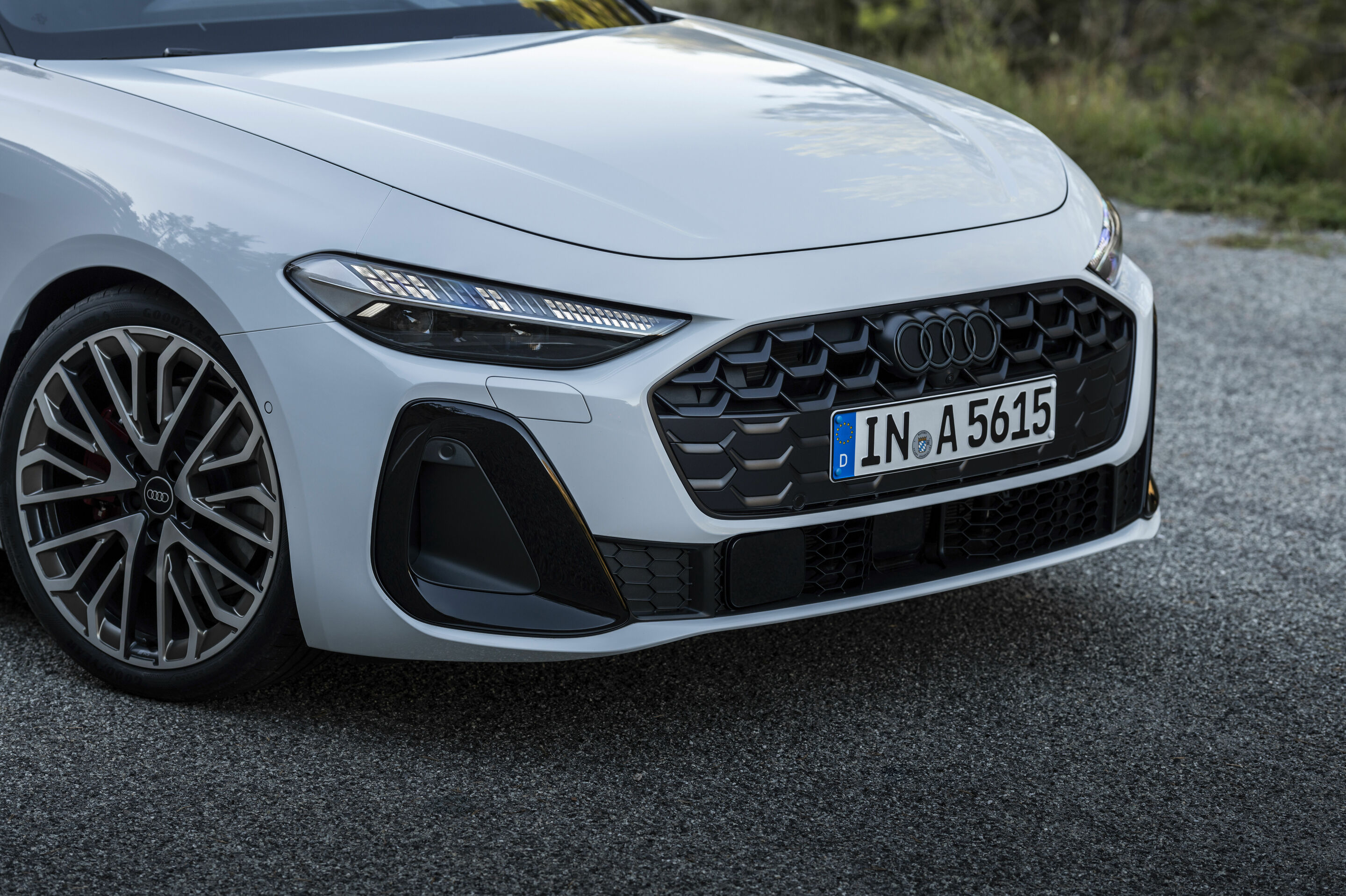 Audi A5 Avant - Standaufnahme,
Farbe: Gletscherweiß