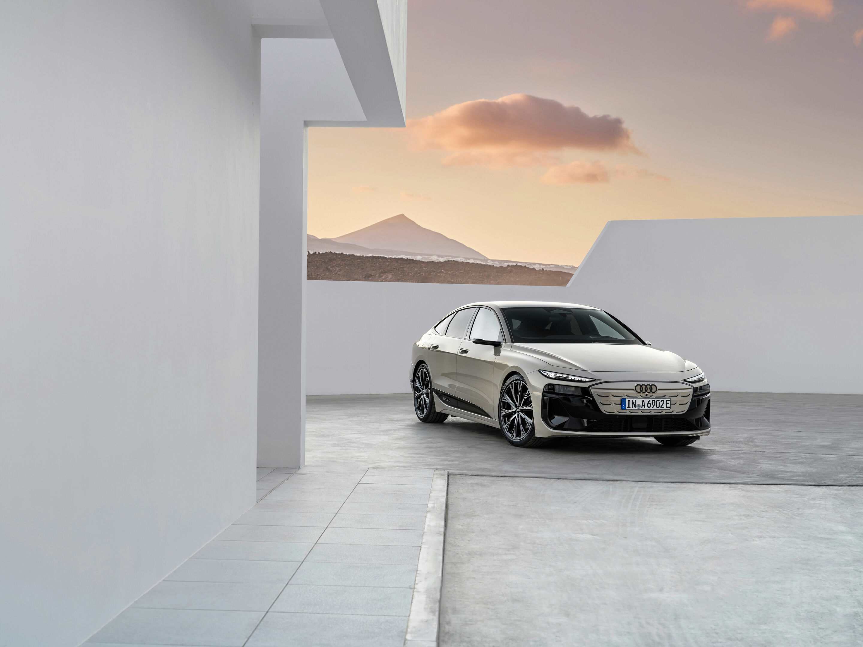 Audi A6 Sportback e-tron - Standaufnahme,
Farbe: Siambeige Metallic