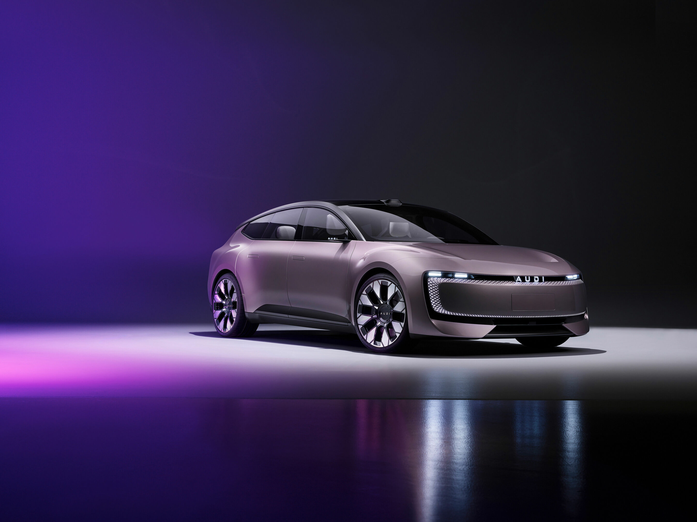 AUDI E concept - Standaufnahme, 
Farbe: Morning Haze