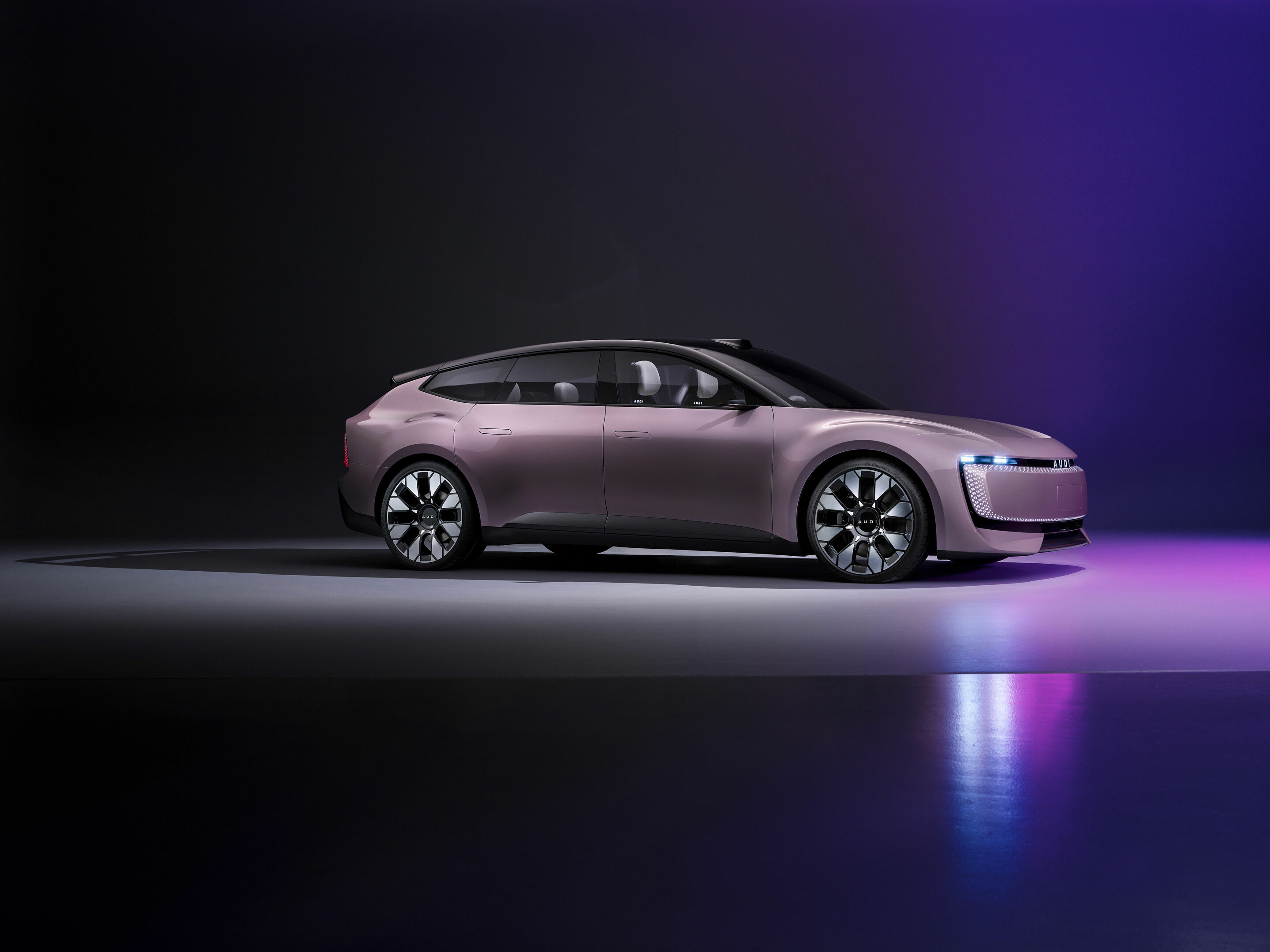 AUDI E concept - Standaufnahme, 
Farbe: Morning Haze