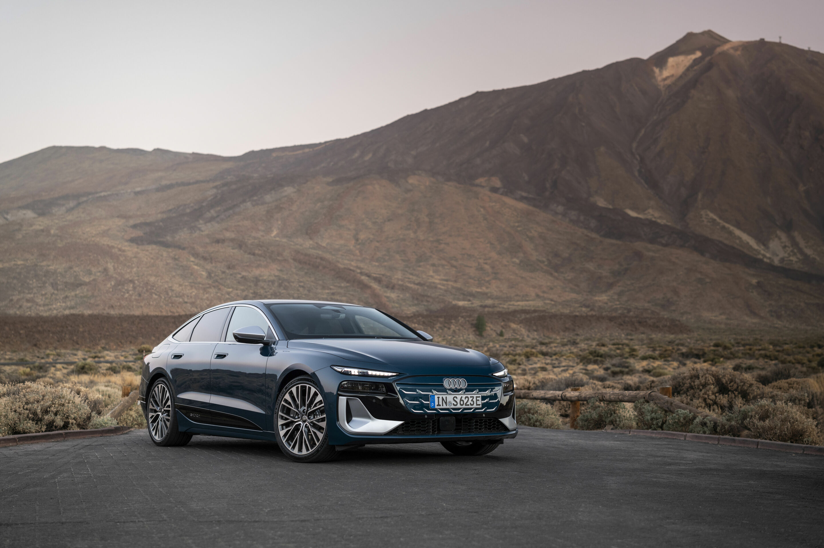 Audi S6 Sportback e-tron - Standaufnahme,
Farbe: Malpeloblau Metallic