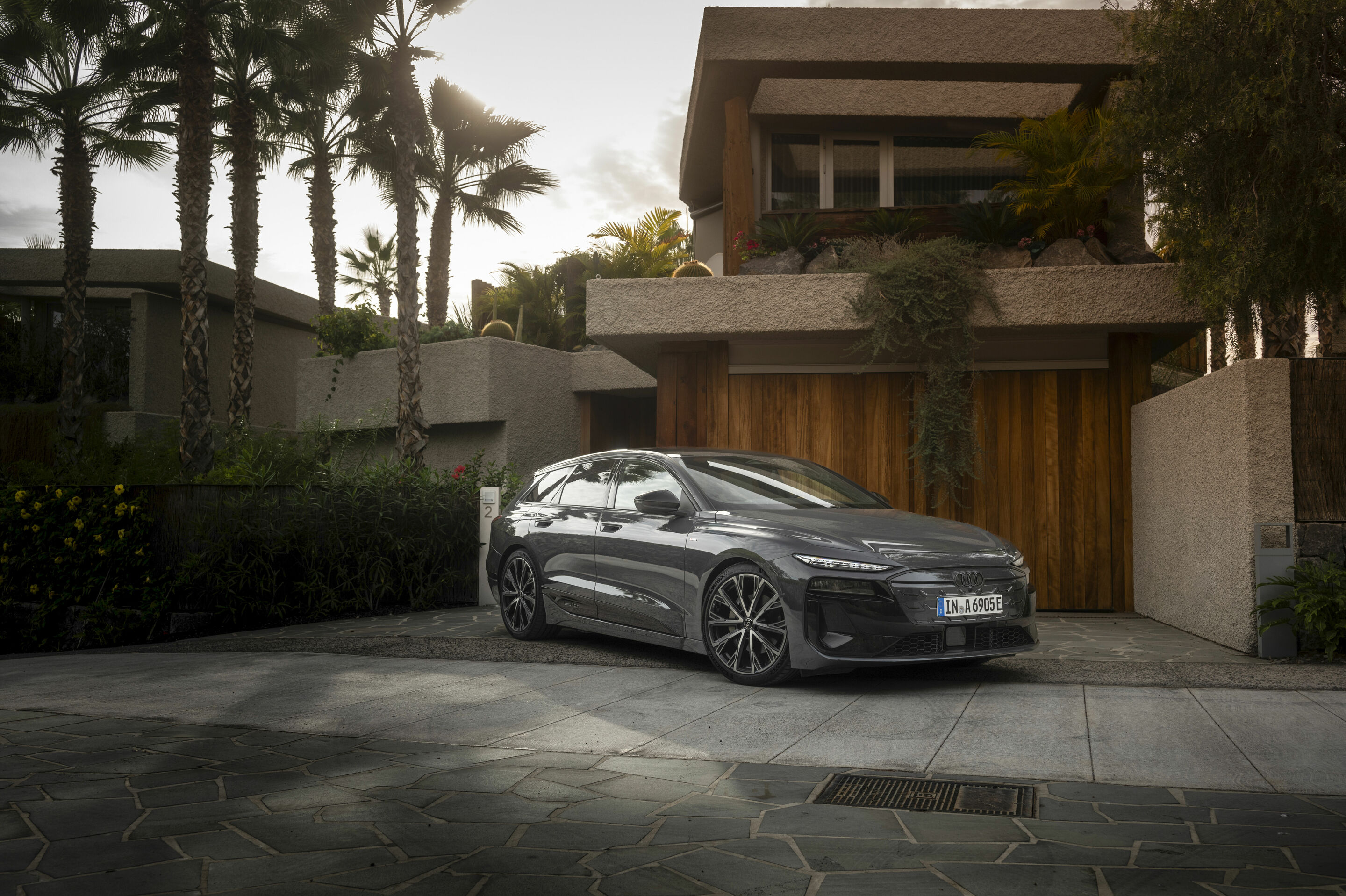 Audi A6 Avant e-tron - Standaufnahme,
Farbe: Magnetgrau