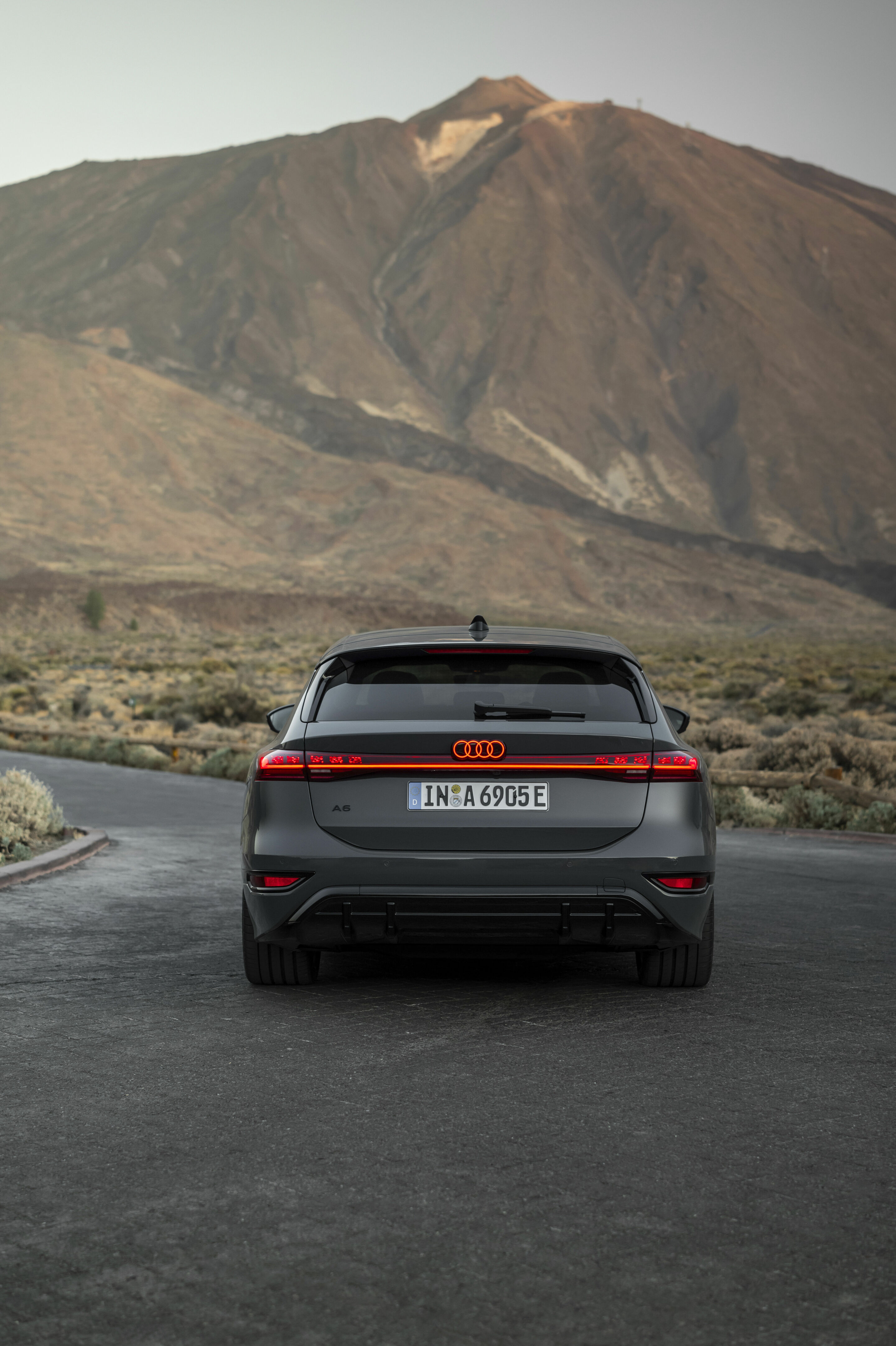Audi A6 Avant e-tron - Standaufnahme,
Farbe: Magnetgrau