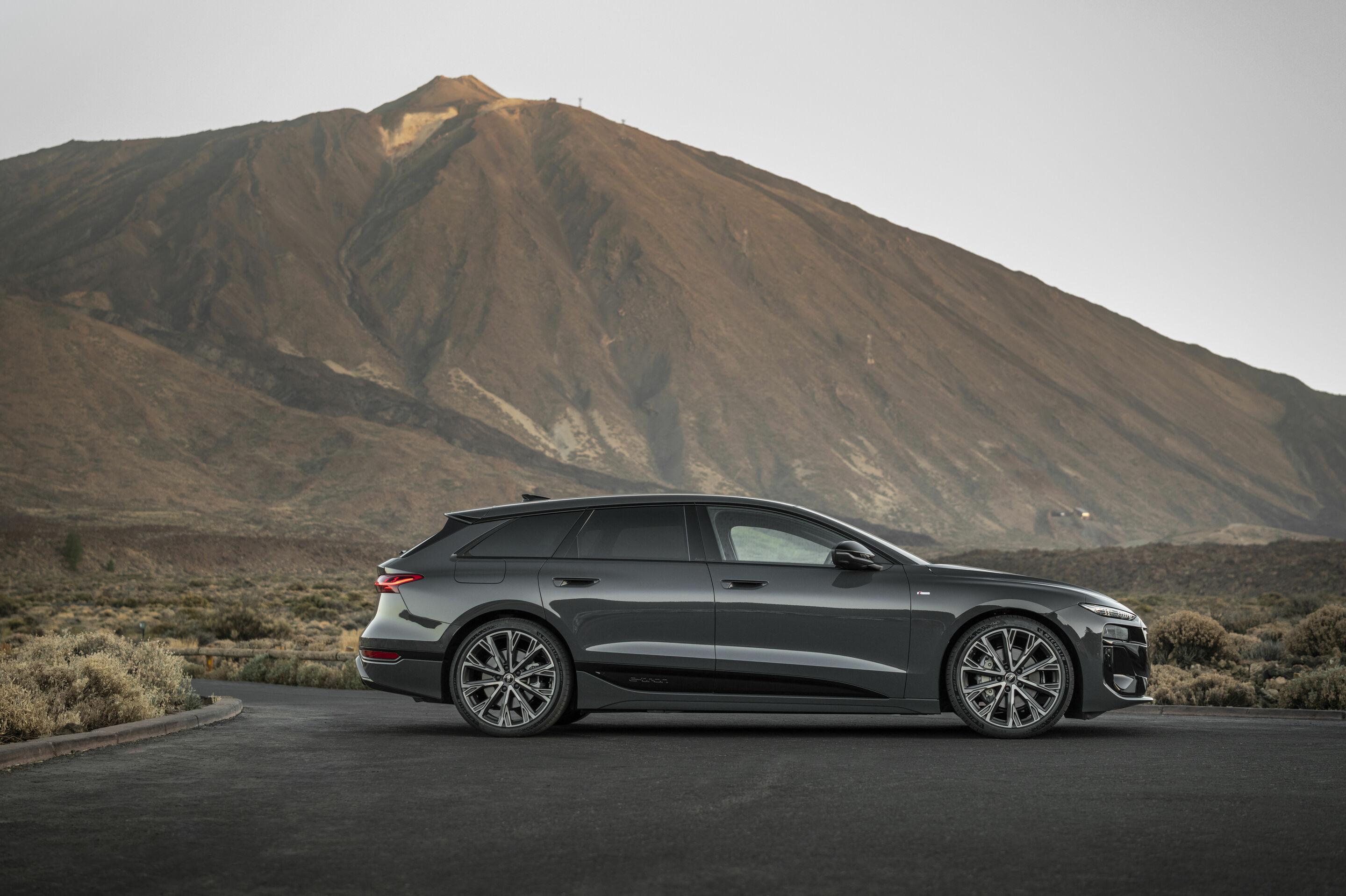 Audi A6 Avant e-tron - Standaufnahme,
Farbe: Magnetgrau