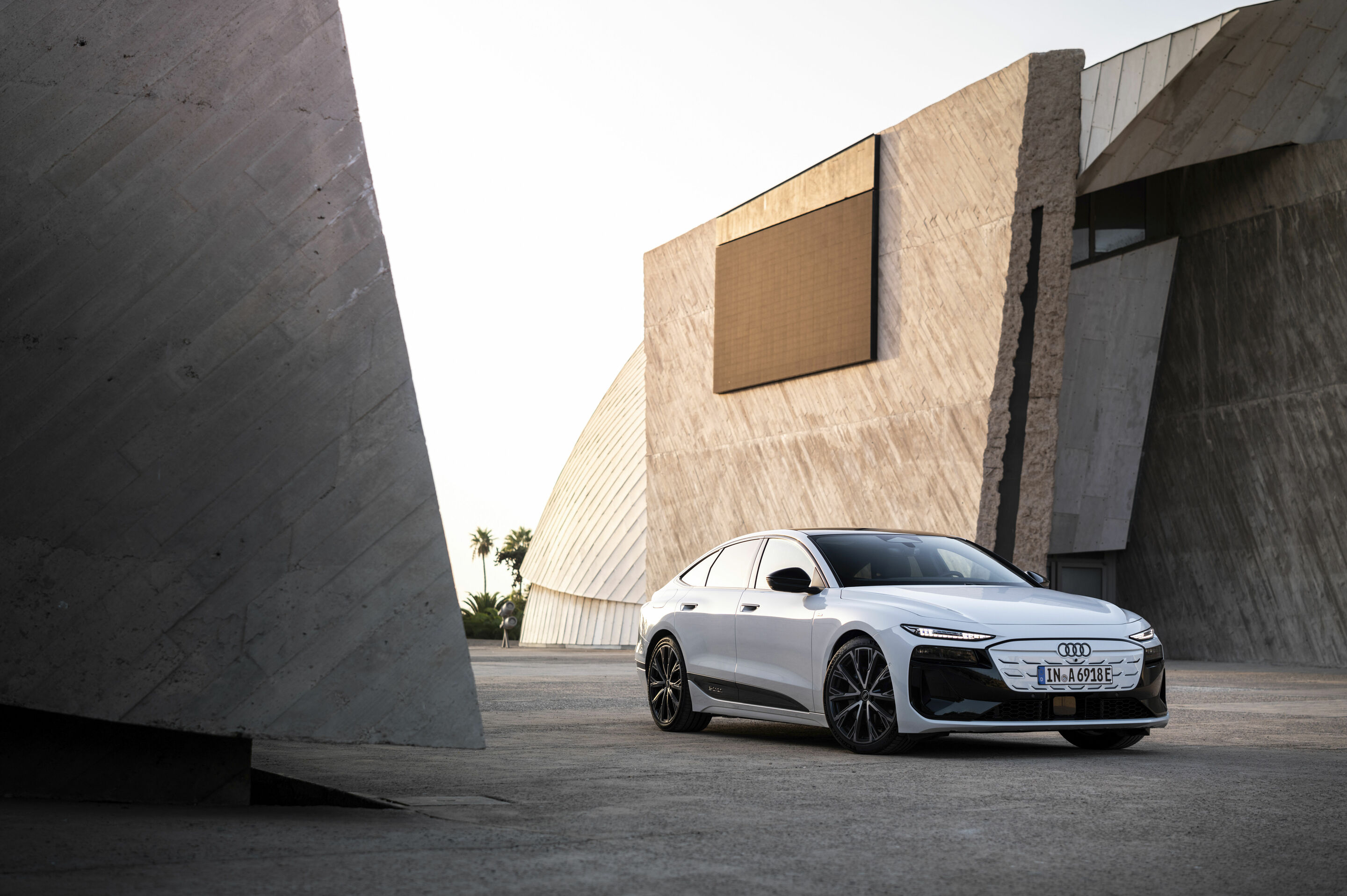 Audi A6 Sportback e-tron - Standaufnahme,
Farbe: Gletscherweiß Metallic