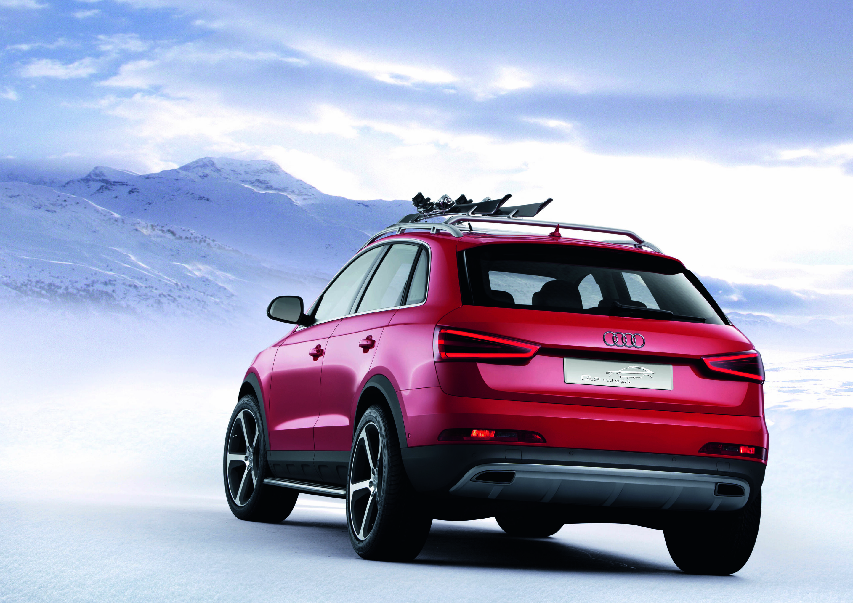 Audi Q3 red track - Static photo