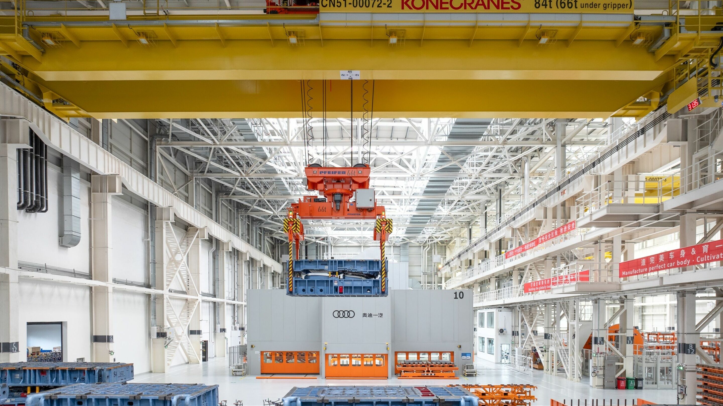 Neues Audi Werk in China startet Produktion von Elektromodellen - Hochmoderne Produktion bei der Audi FAW NEV Company in Changchun: das Presswerk