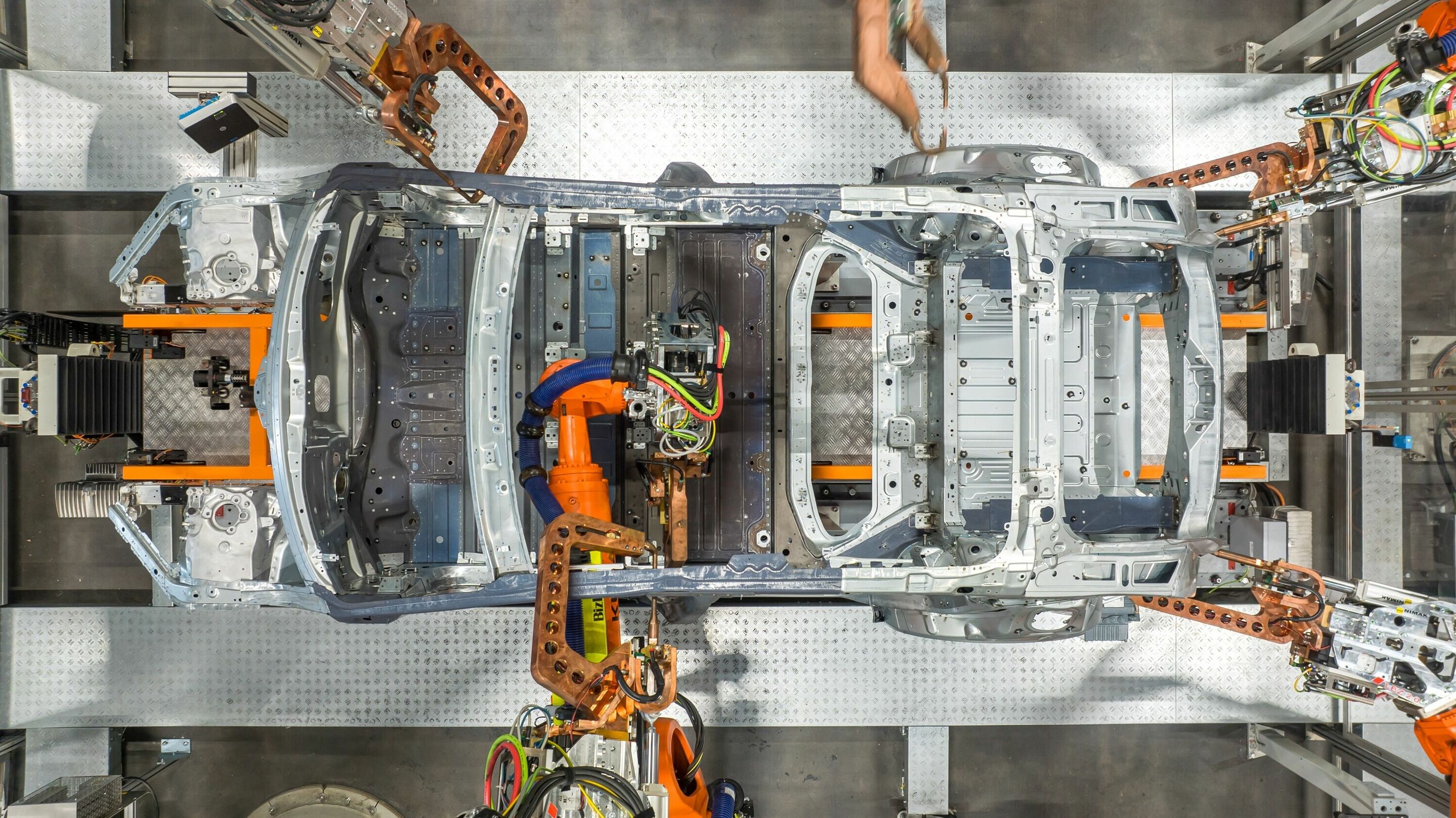Neues Audi Werk in China startet Produktion von Elektromodellen - Hochmoderne Produktion bei der Audi FAW NEV Company in Changchun: der Karosseriebau