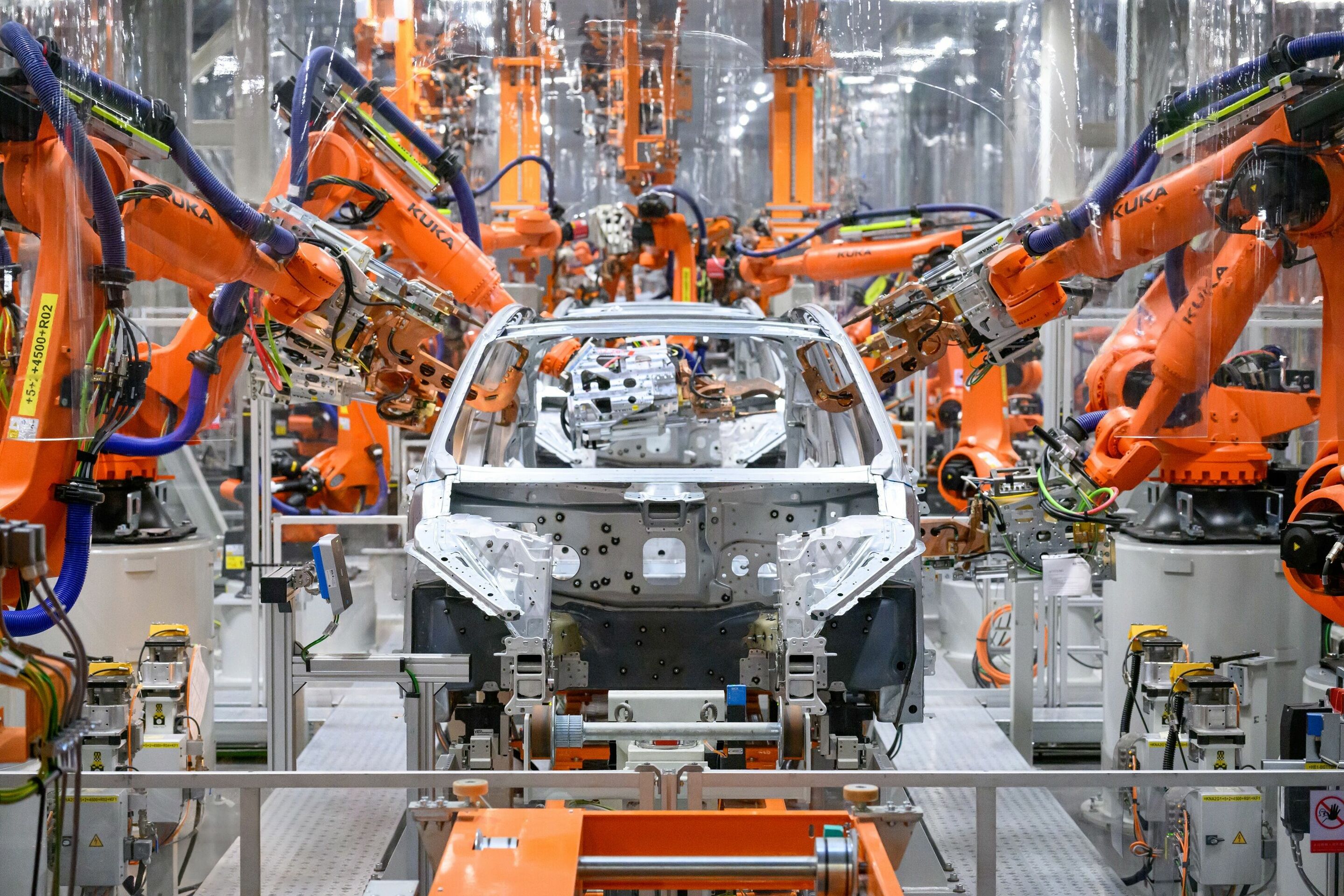 Neues Audi Werk in China startet Produktion von Elektromodellen - Hochmoderne Produktion bei der Audi FAW NEV Company in Changchun: der Karosseriebau