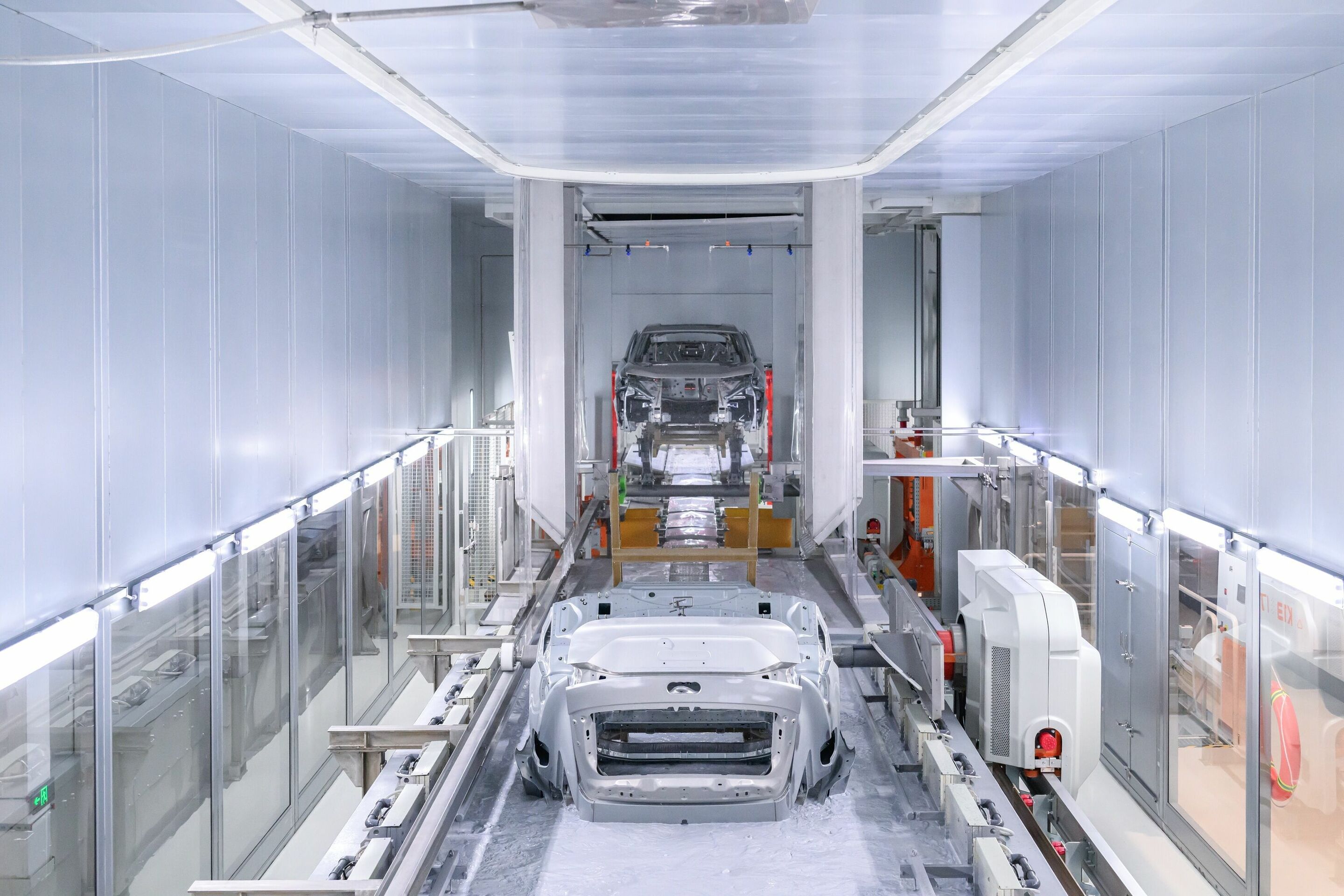 Neues Audi Werk in China startet Produktion von Elektromodellen - Hochmoderne Produktion bei der Audi FAW NEV Company in Changchun: die Lackiererei