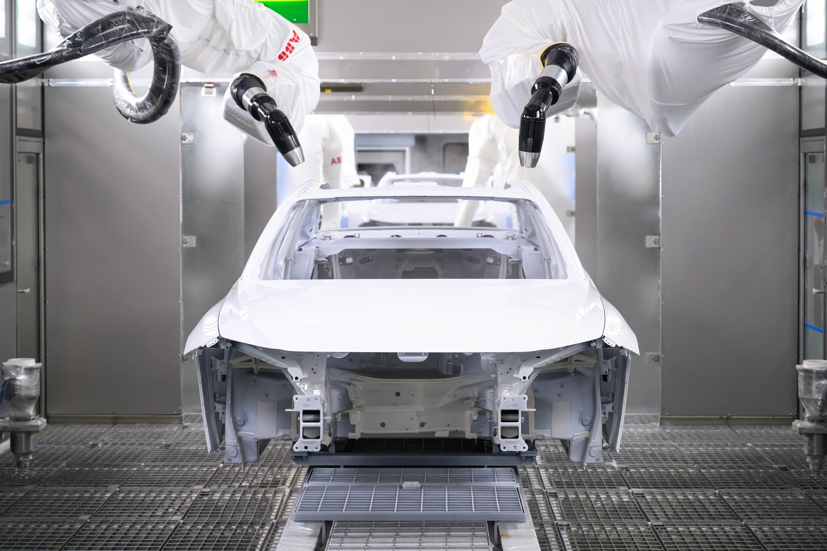 Neues Audi Werk in China startet Produktion von Elektromodellen - Hochmoderne Produktion bei der Audi FAW NEV Company in Changchun: die Lackiererei