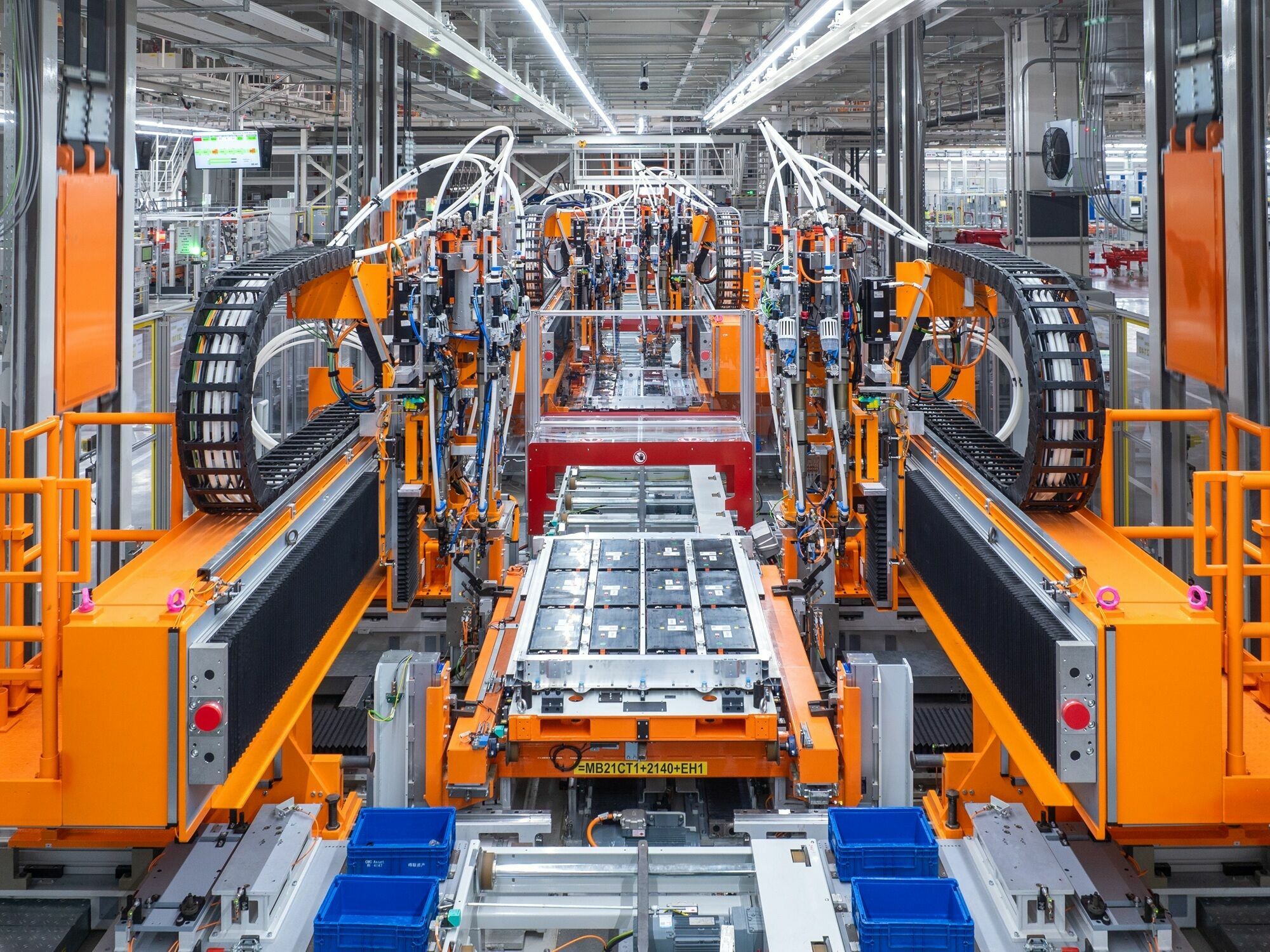 Neues Audi Werk in China startet Produktion von Elektromodellen - Hochmoderne Produktion bei der Audi FAW NEV Company in Changchun: Batteriemontage