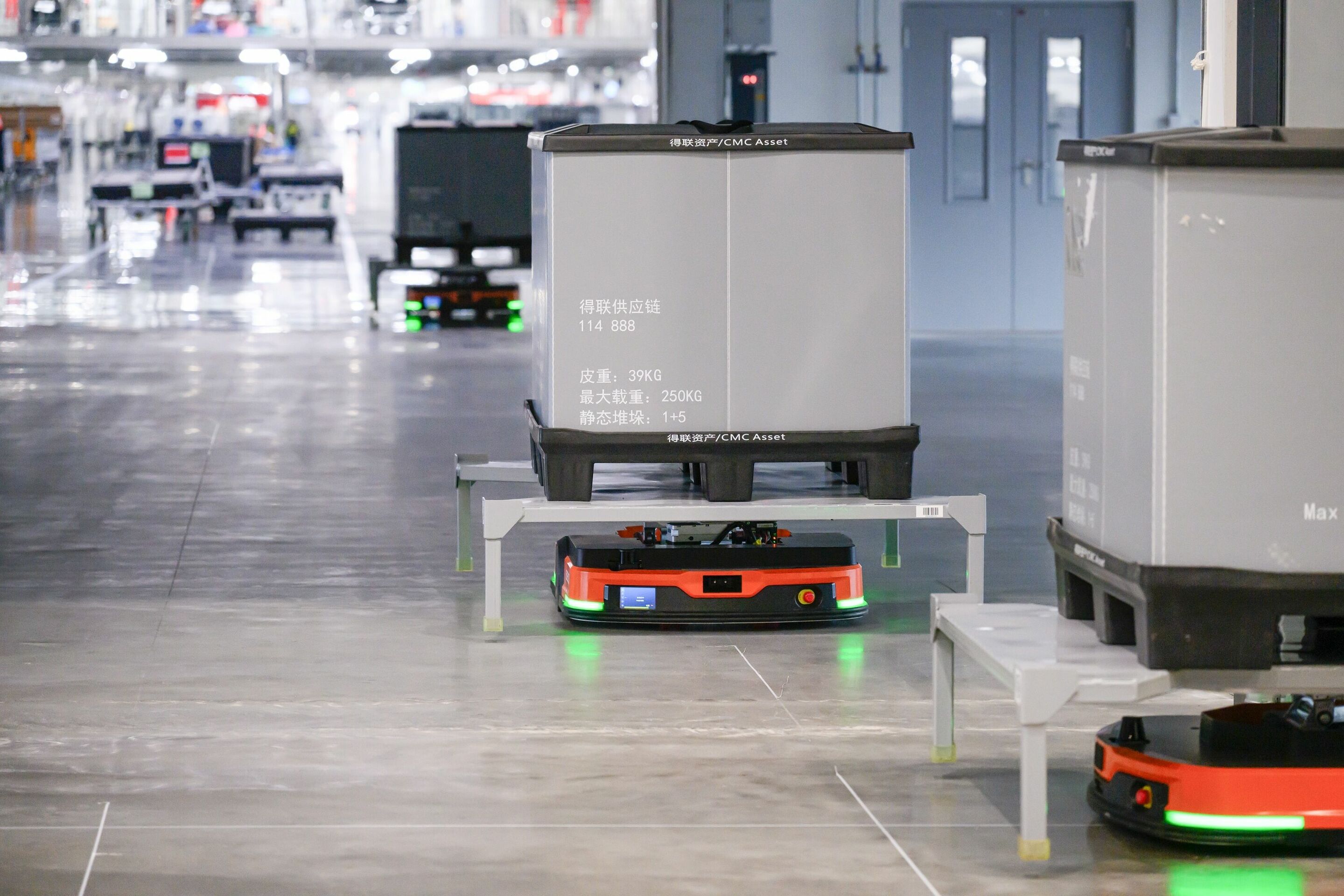 Neues Audi Werk in China startet Produktion von Elektromodellen - Hochmoderne Produktion bei der Audi FAW NEV Company in Changchun: automatisierte Logistik