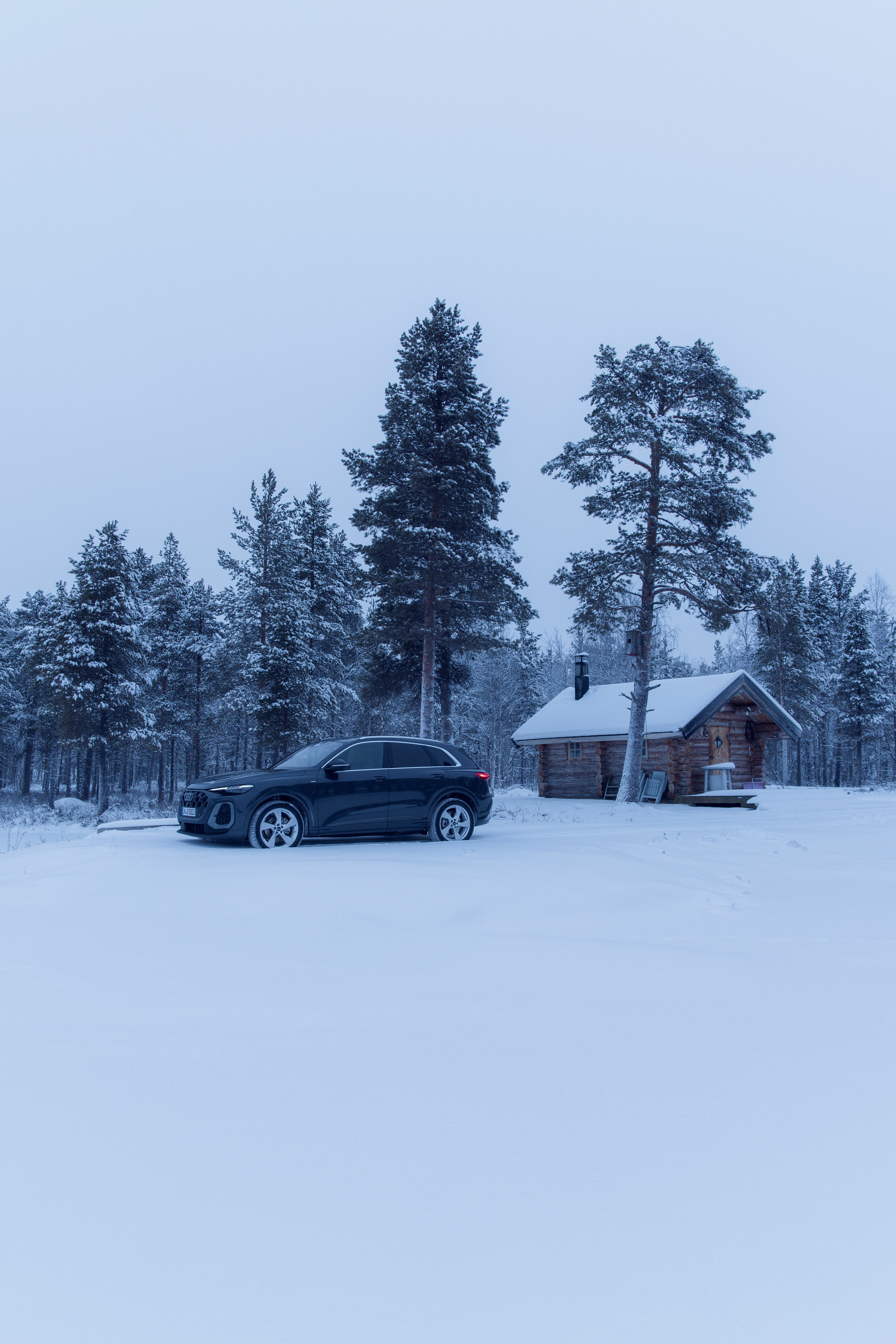 Audi Q5 SUV - Audi Q5 SUV im Schnee
Standaufnahme,
Farbe: Tamboragrau Metallic