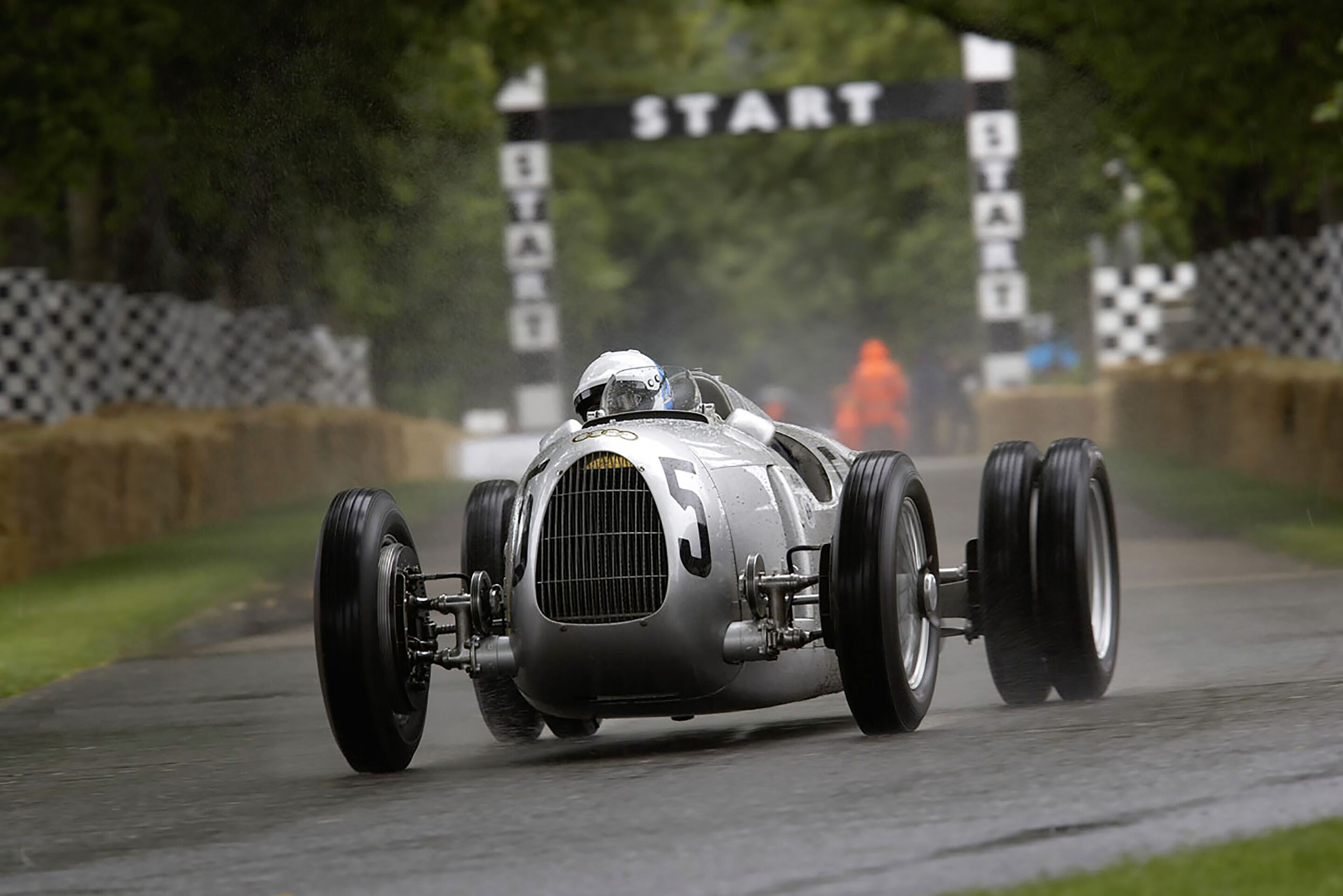 Audi Tradition 2026 auf Tour erleben - Audi Tradition beim Festival of Speed in Goodwood.